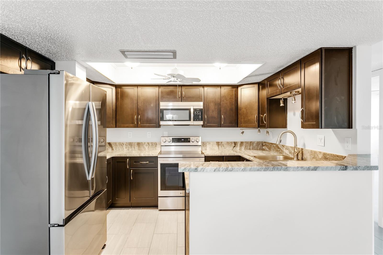 TREASURE ISLAND TENNIS & YACHT CLUB - Residential