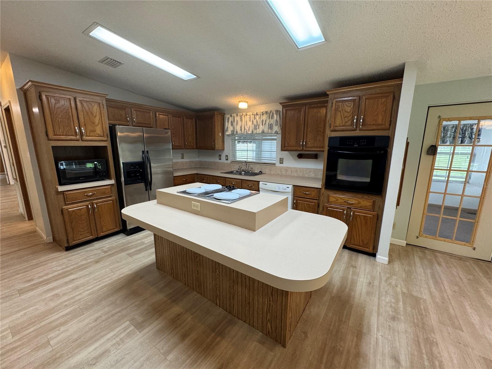 PLANTATION AT LEESBURG BELLE GROVE - Residential Lease