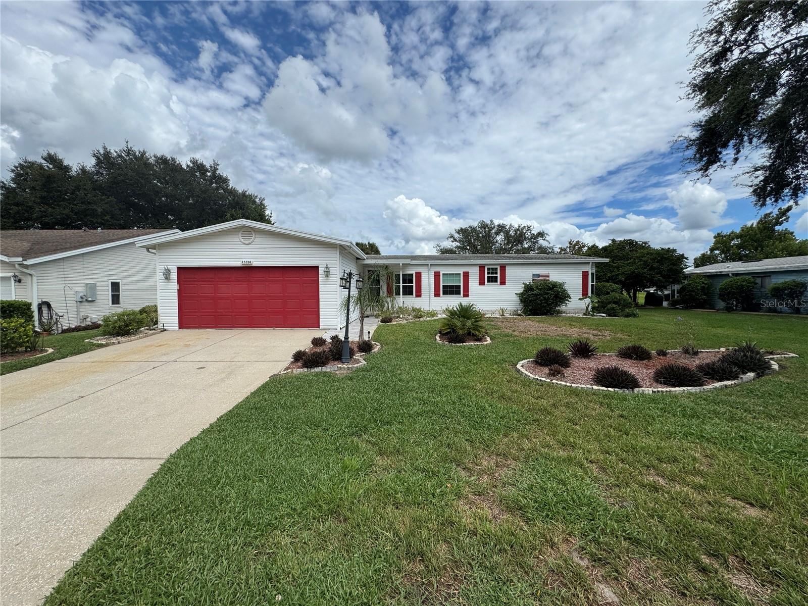 This Nice 2 Bedroom 2 Bath Home is Located in The Plantation at Leesburg a lively and welcoming 55+ active community. Our community is ideally located less than an hour from the magic of Disney World, Universal Studios, and Sea World. Only ten minutes from Downtown Leesburg, youll find a variety of shops, restaurants, and easy access to nearby lakes and parks. AVAILABLE MOVE-IN NOW!!
*Visit our website for online application and qualifications
*No pets
*Fresh Paint
*Bright and open floor plan
*Birdcage Lanai
*Florida Room
*Vinyl flooring throughout
*Washer and Dryer for Tenant use
*Seeking high-quality, long-term resident
With over 100 active clubs, two 18-hole golf courses featuring a full-service restaurant and bar, and three fully staffed activity centers, there's always something exciting to do.
