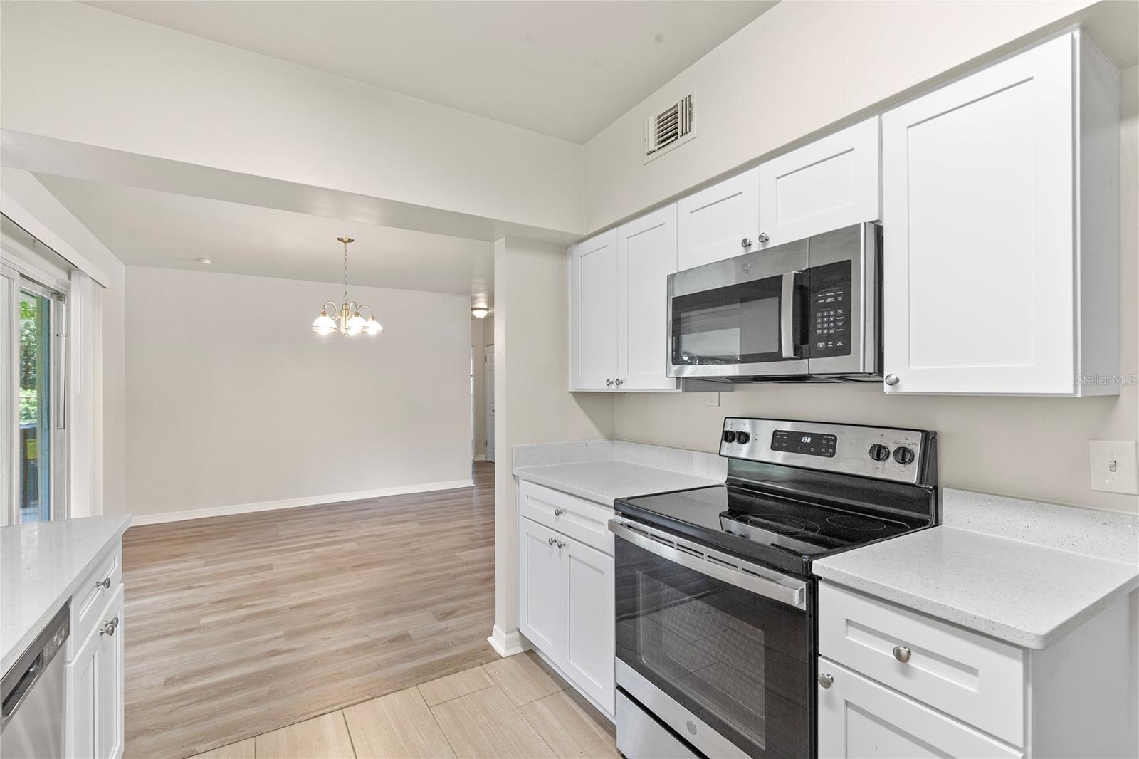 212 S AURORA AVENUE
