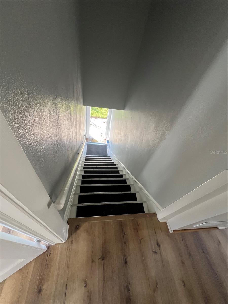 DAVIS DAYTONA BEACH - Residential Lease