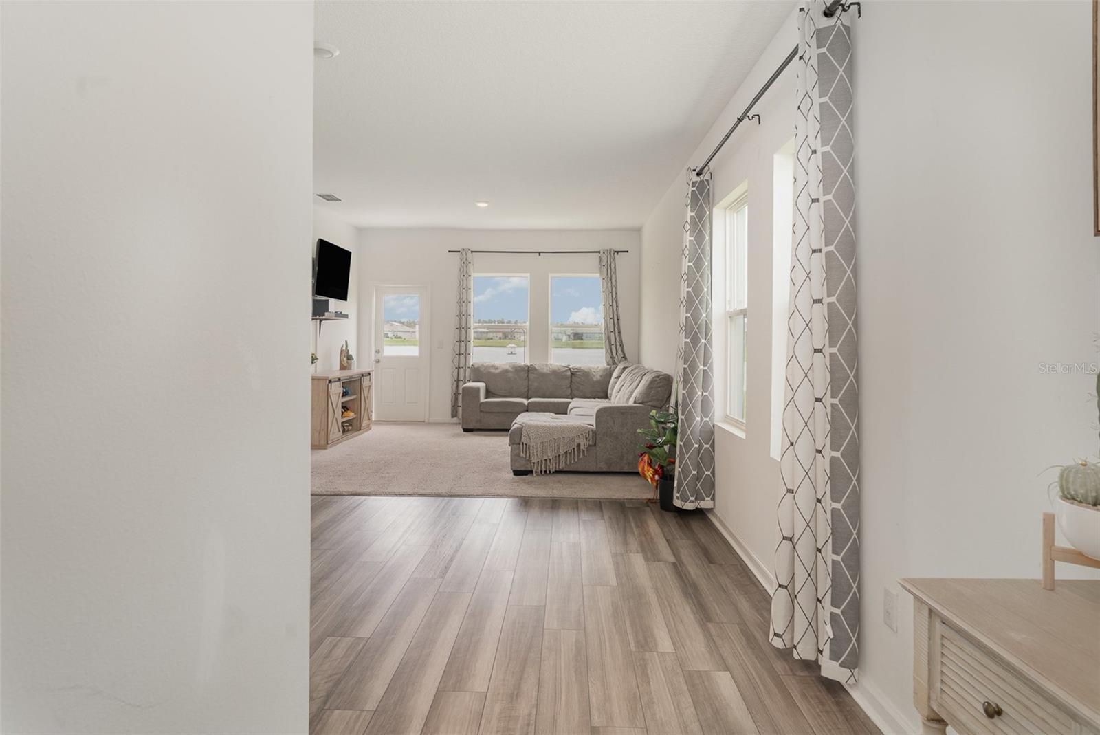 927 KELLY FERN LOOP