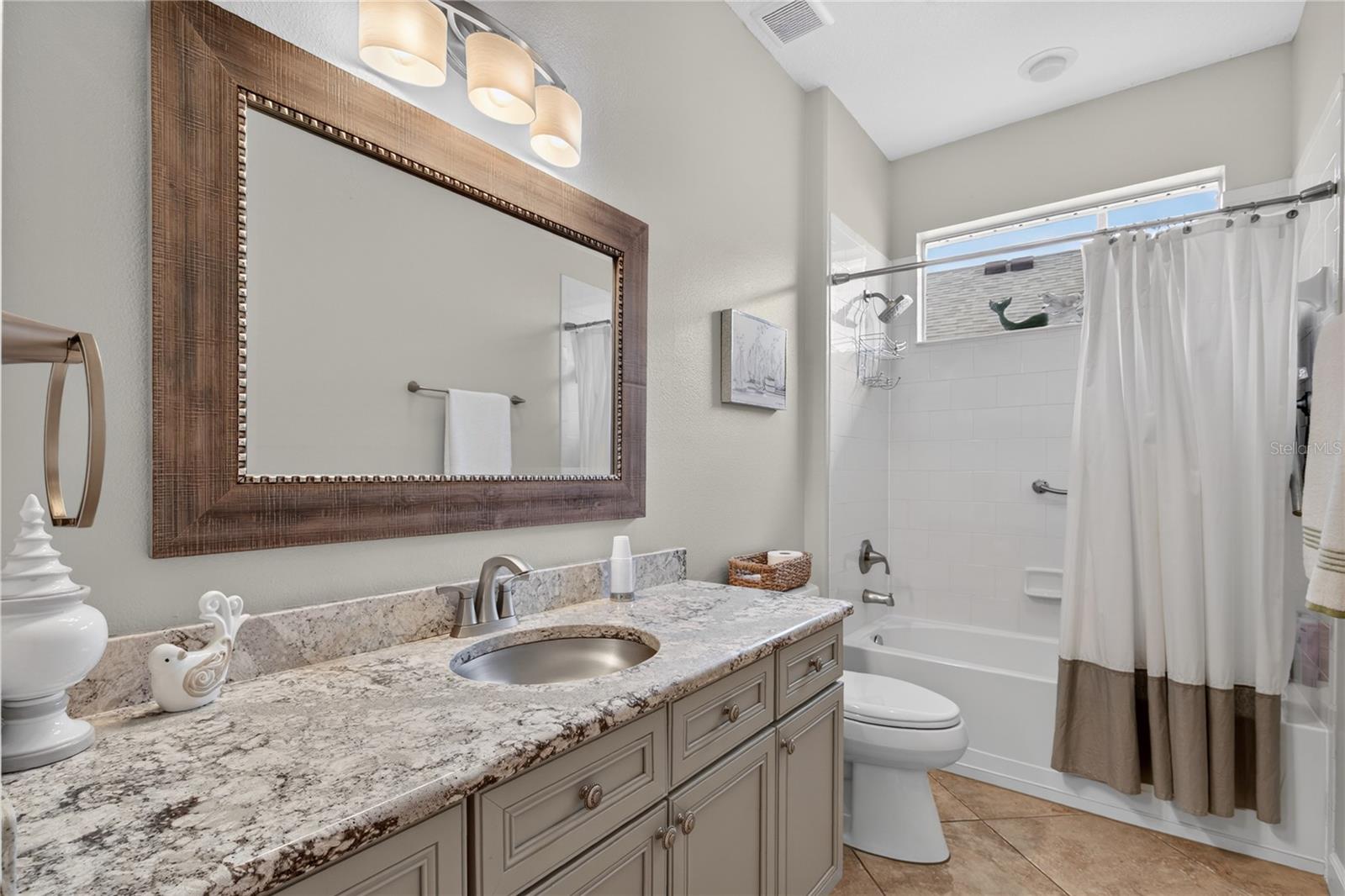 LAKES OF MOUNT DORA - Residential