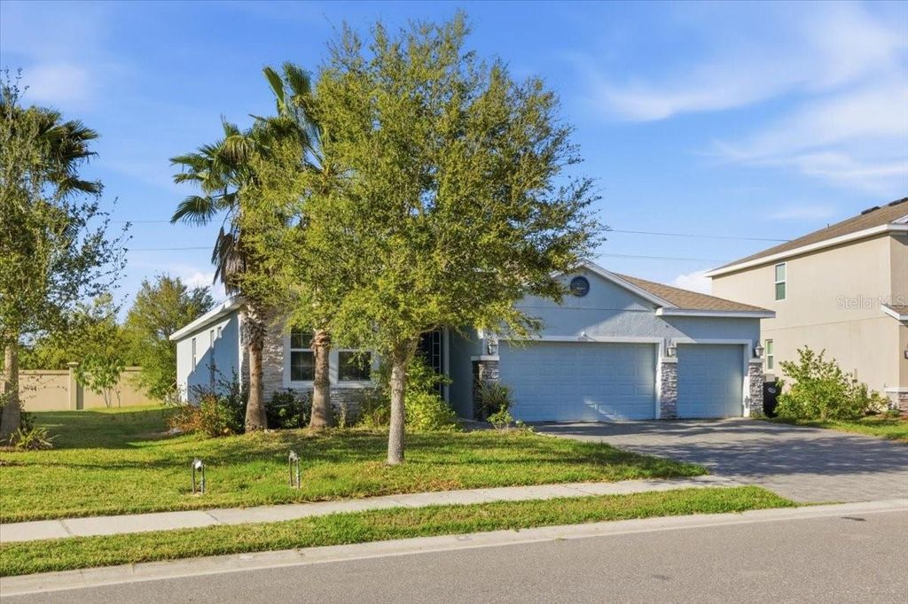 Photo of 6702 Devesta Loop, Palmetto, FL 34221 (MLS # A4687019)