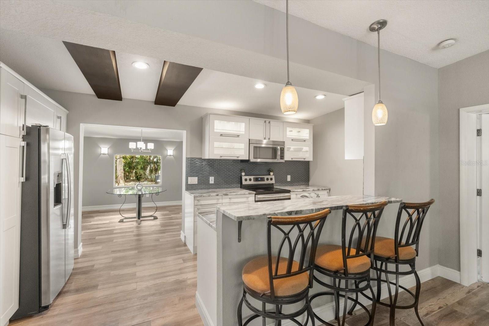 PRAIRIE LAKE MANORS - Residential