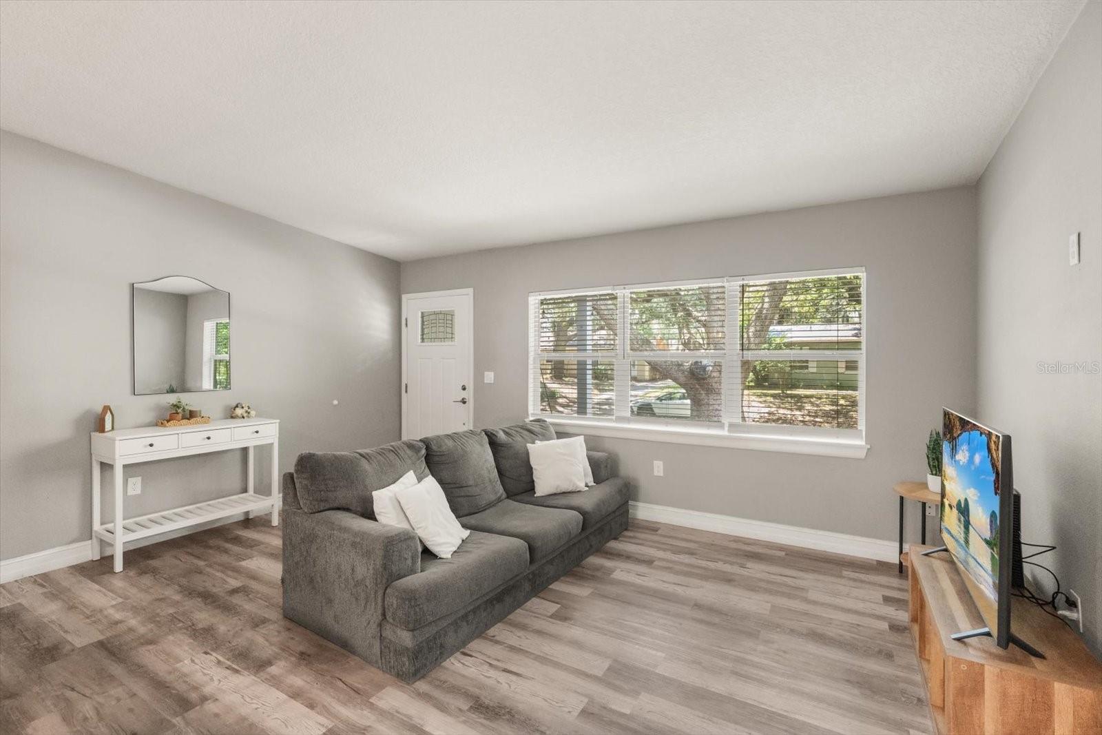 PRAIRIE LAKE MANORS - Residential