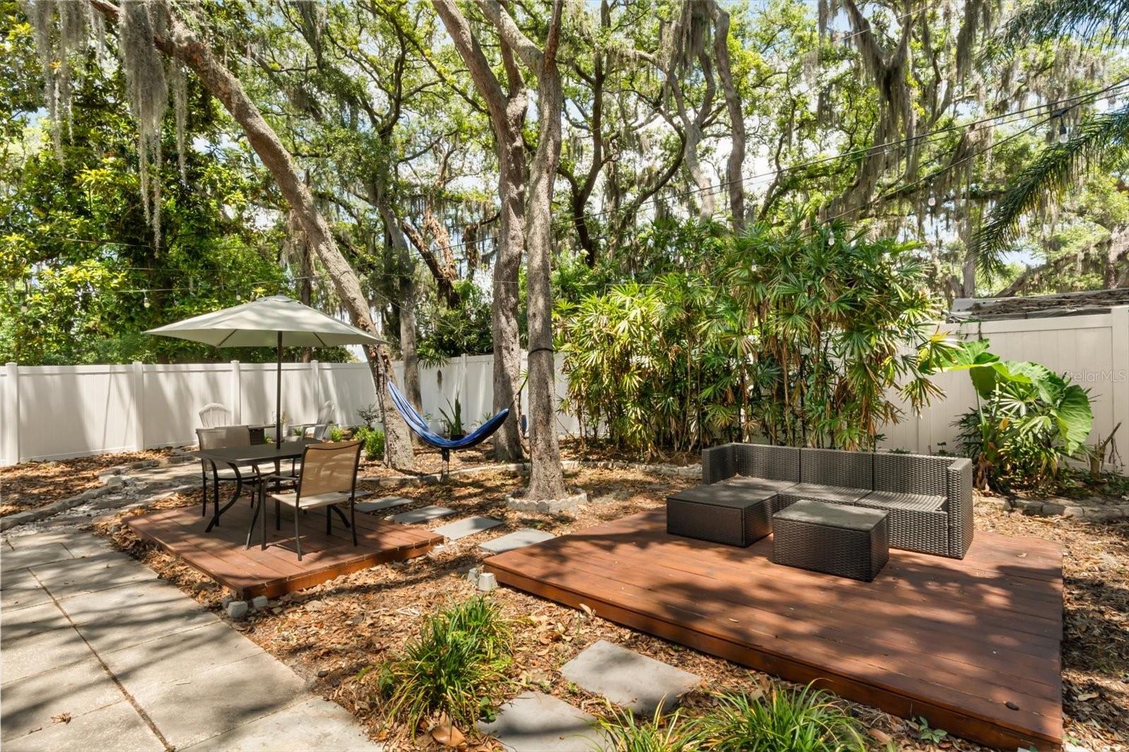 PRAIRIE LAKE MANORS - Residential