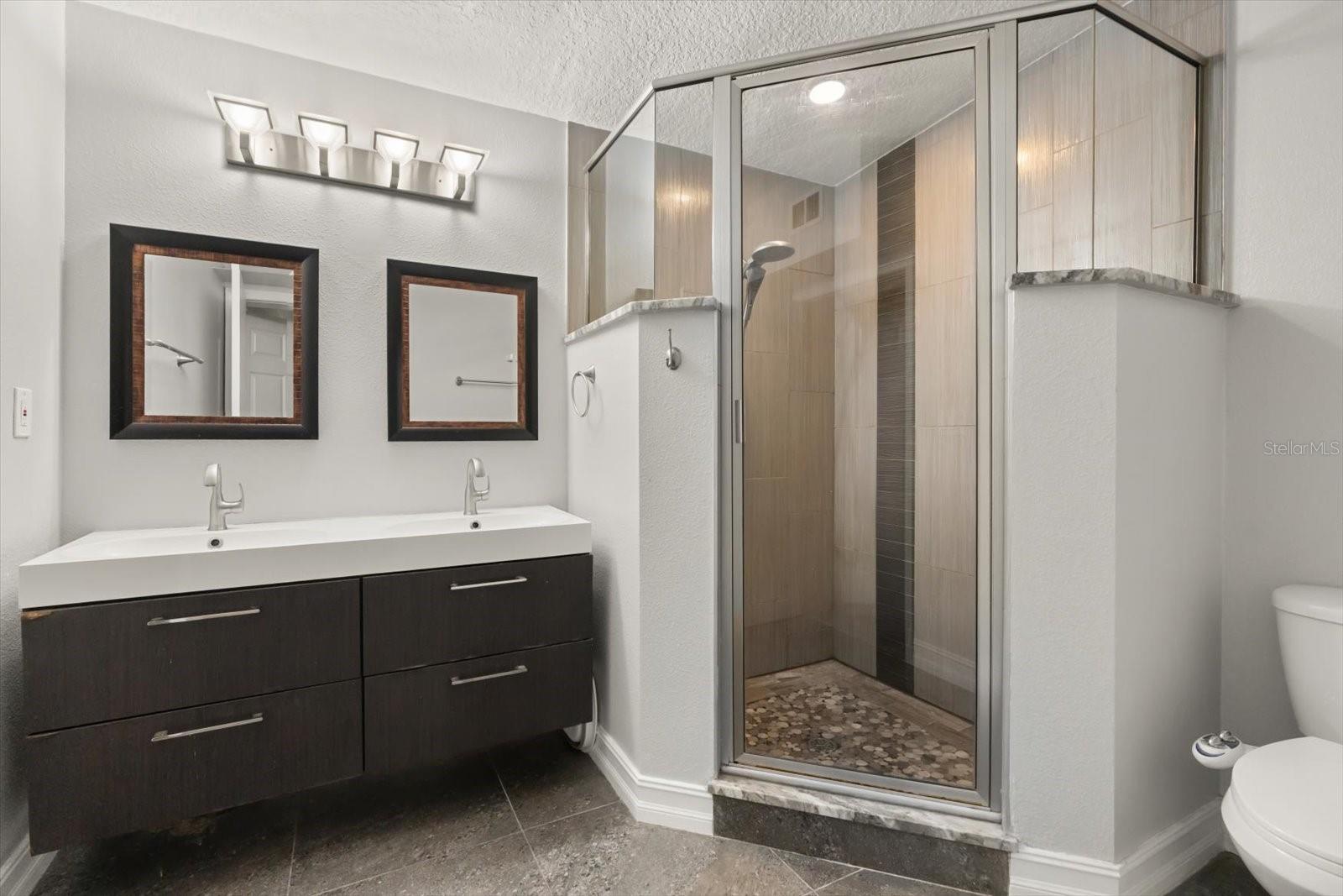 PRAIRIE LAKE MANORS - Residential