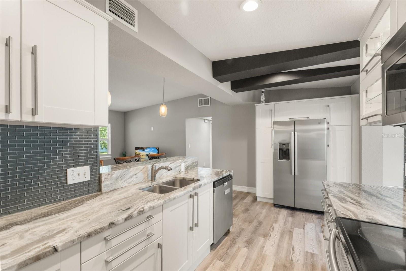 PRAIRIE LAKE MANORS - Residential