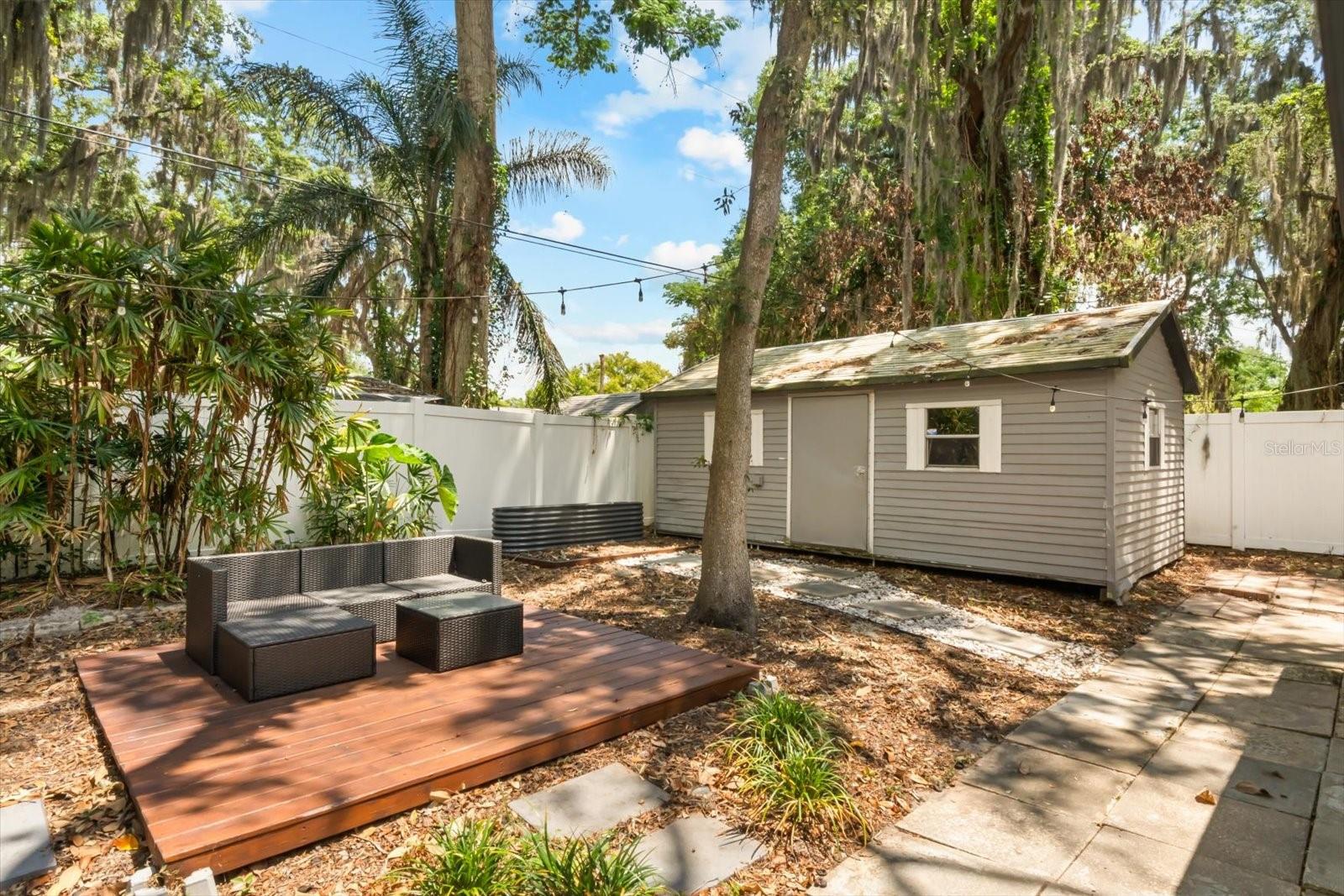 PRAIRIE LAKE MANORS - Residential