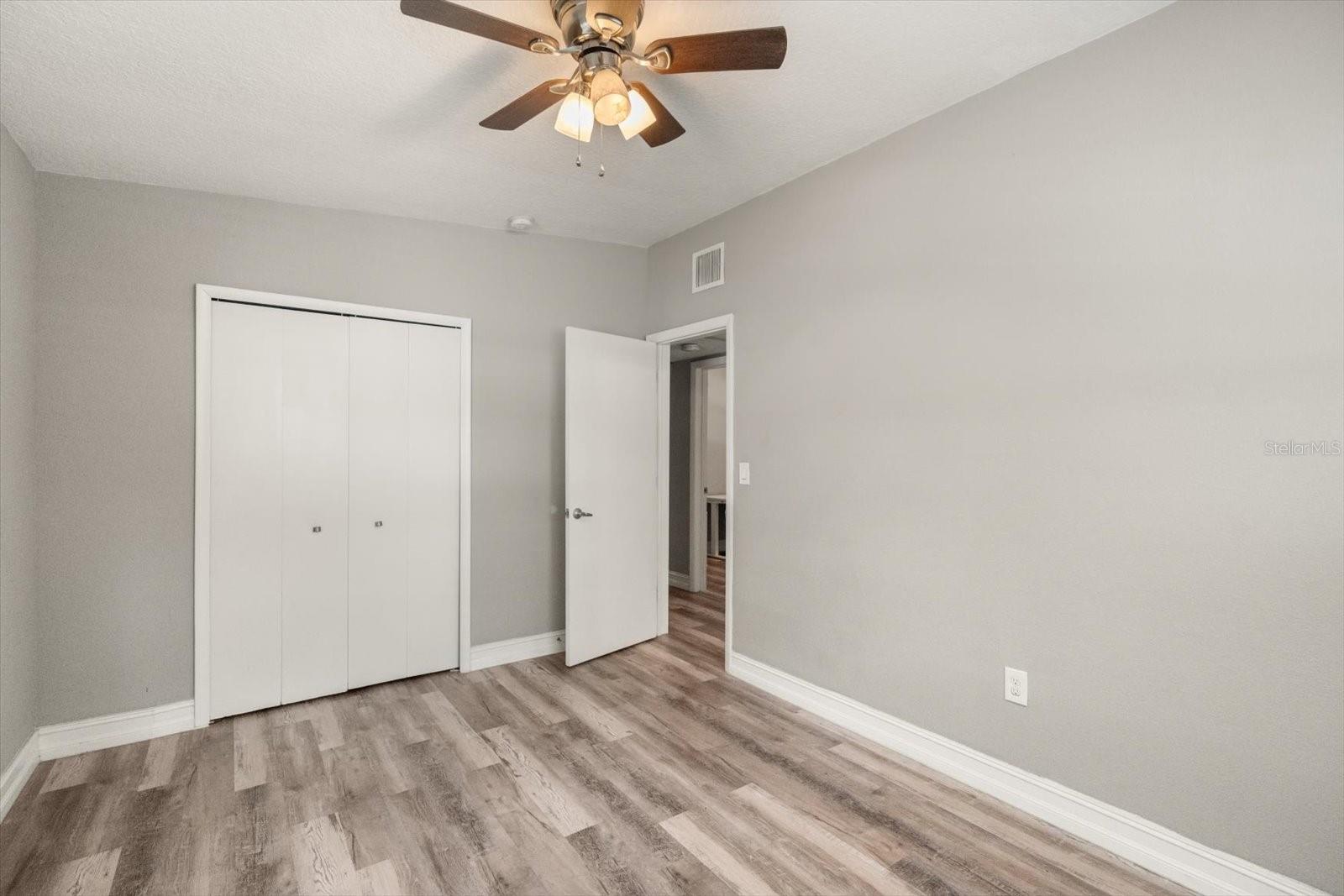 PRAIRIE LAKE MANORS - Residential