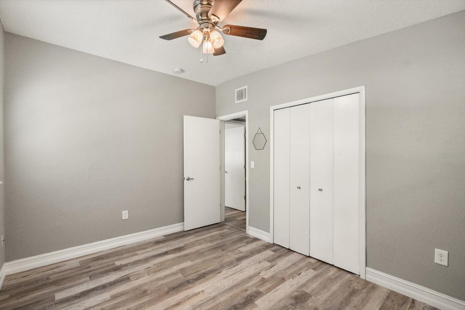 PRAIRIE LAKE MANORS - Residential