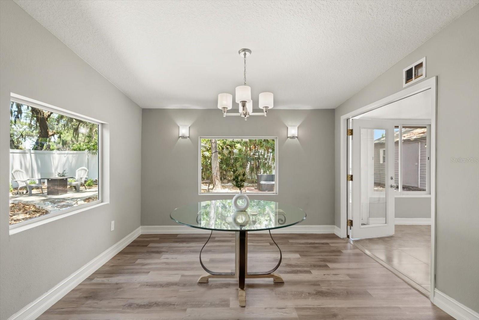 PRAIRIE LAKE MANORS - Residential