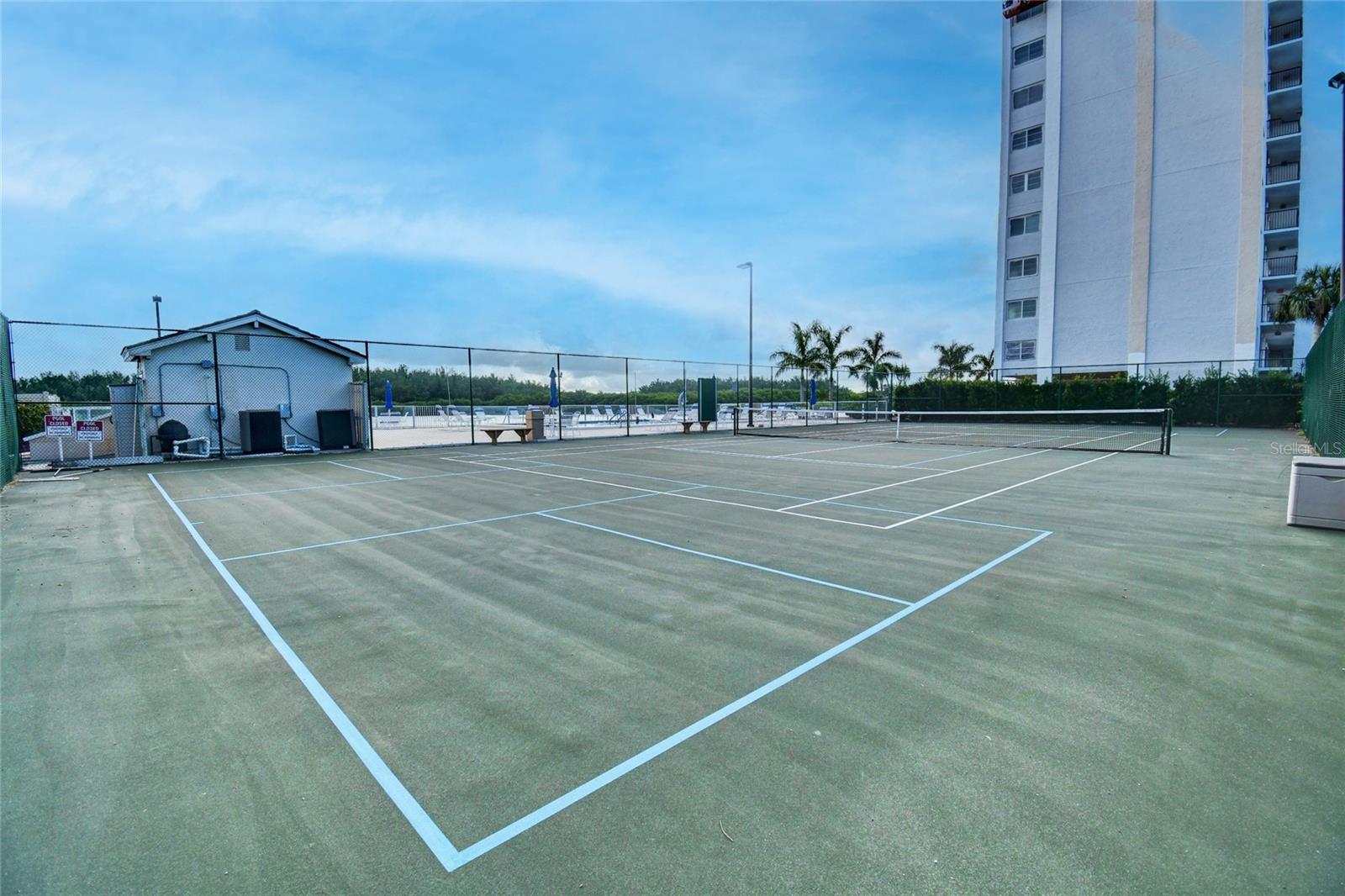 POINTE ON MIDNIGHT PASS - Residential