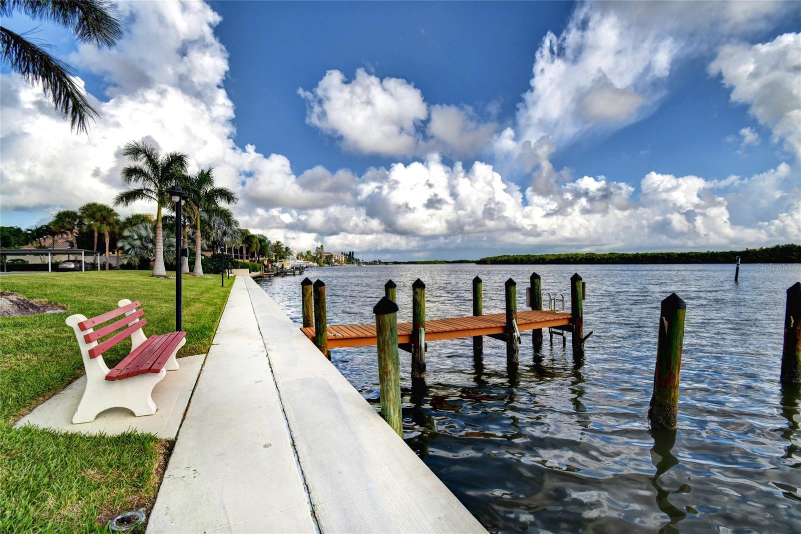 POINTE ON MIDNIGHT PASS - Residential