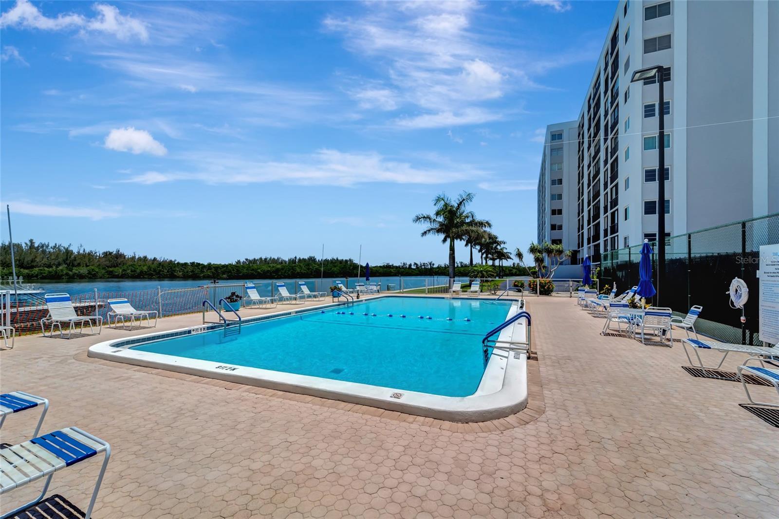 POINTE ON MIDNIGHT PASS - Residential