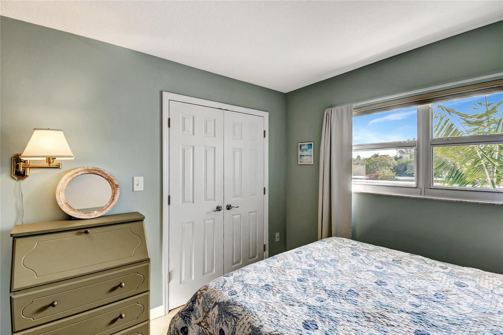 POINTE ON MIDNIGHT PASS - Residential