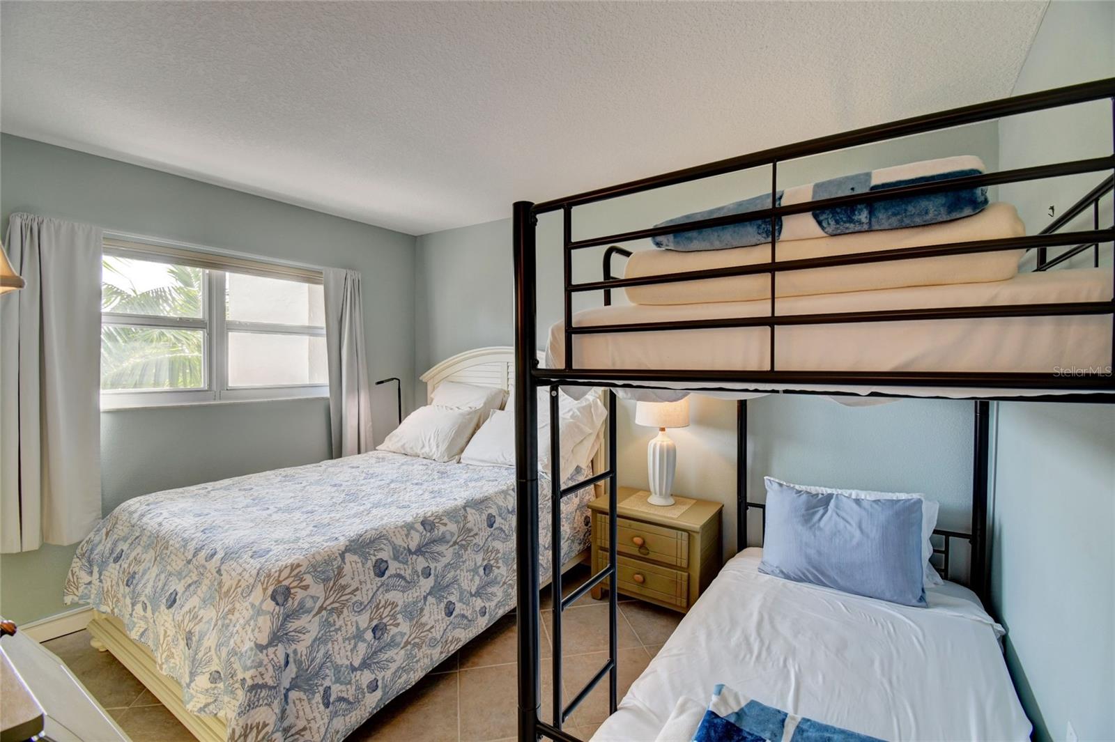 POINTE ON MIDNIGHT PASS - Residential