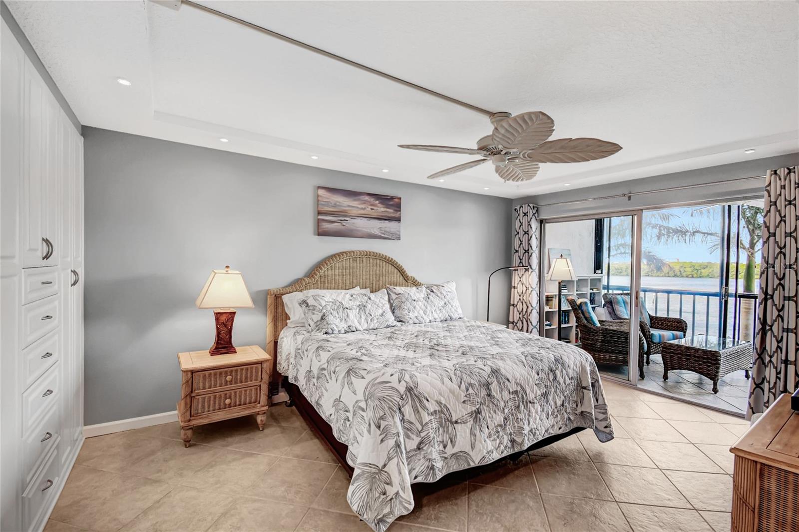 POINTE ON MIDNIGHT PASS - Residential