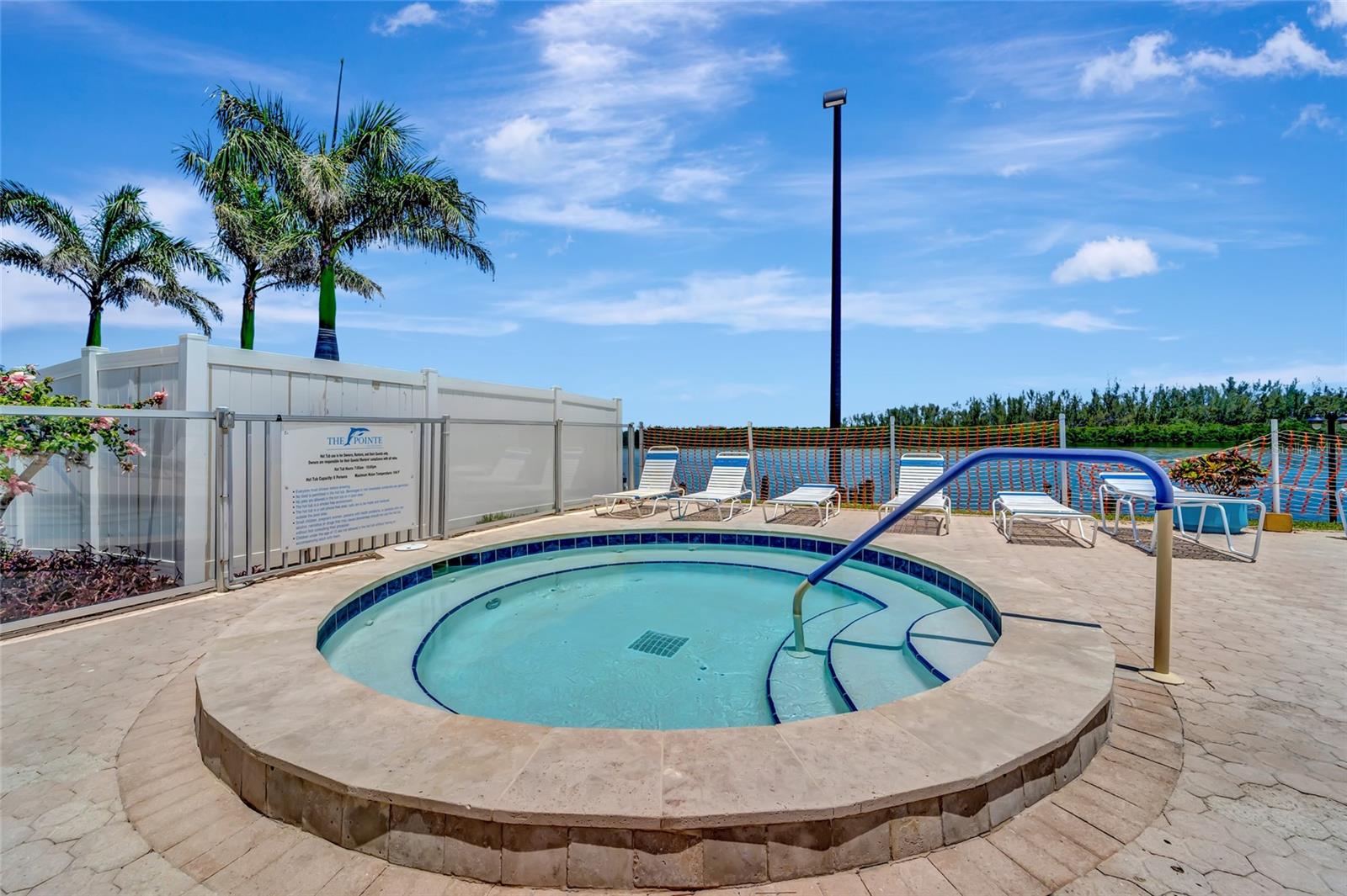 POINTE ON MIDNIGHT PASS - Residential