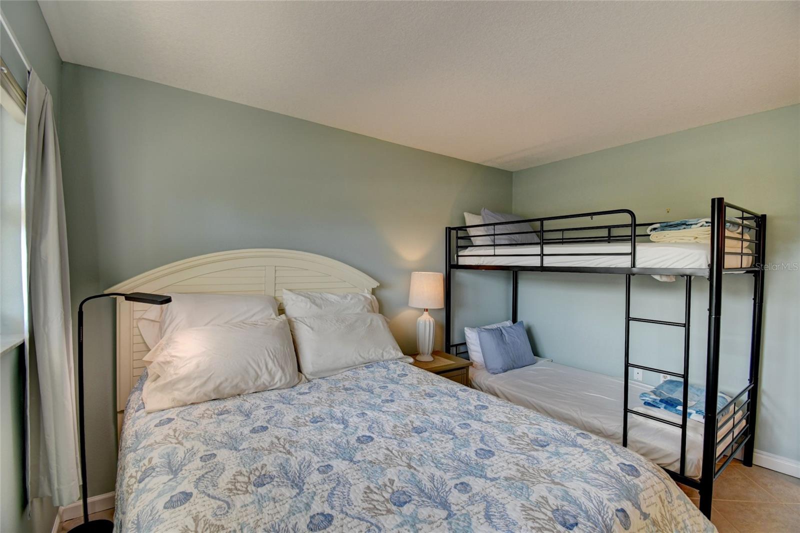 POINTE ON MIDNIGHT PASS - Residential