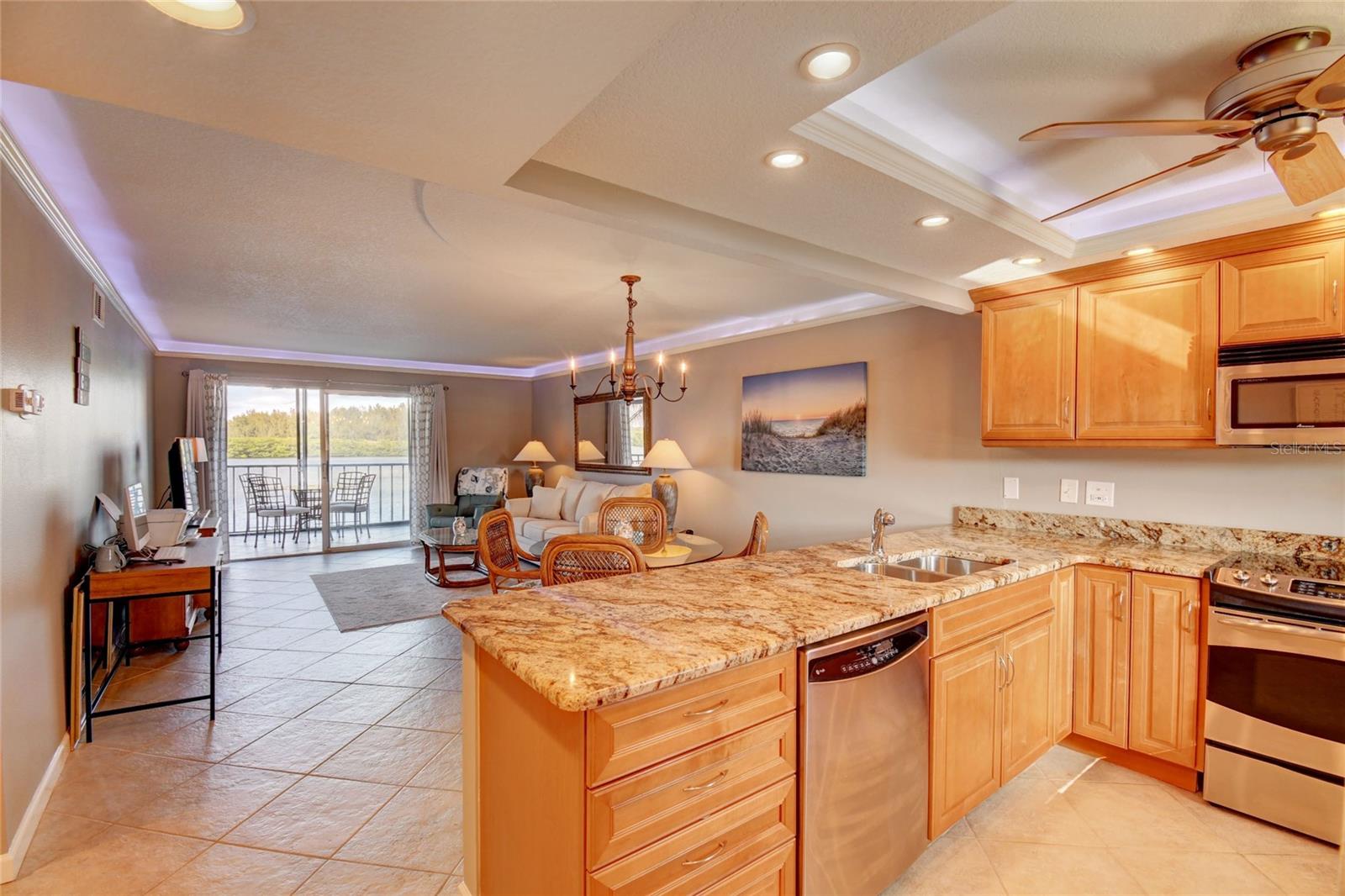 POINTE ON MIDNIGHT PASS - Residential