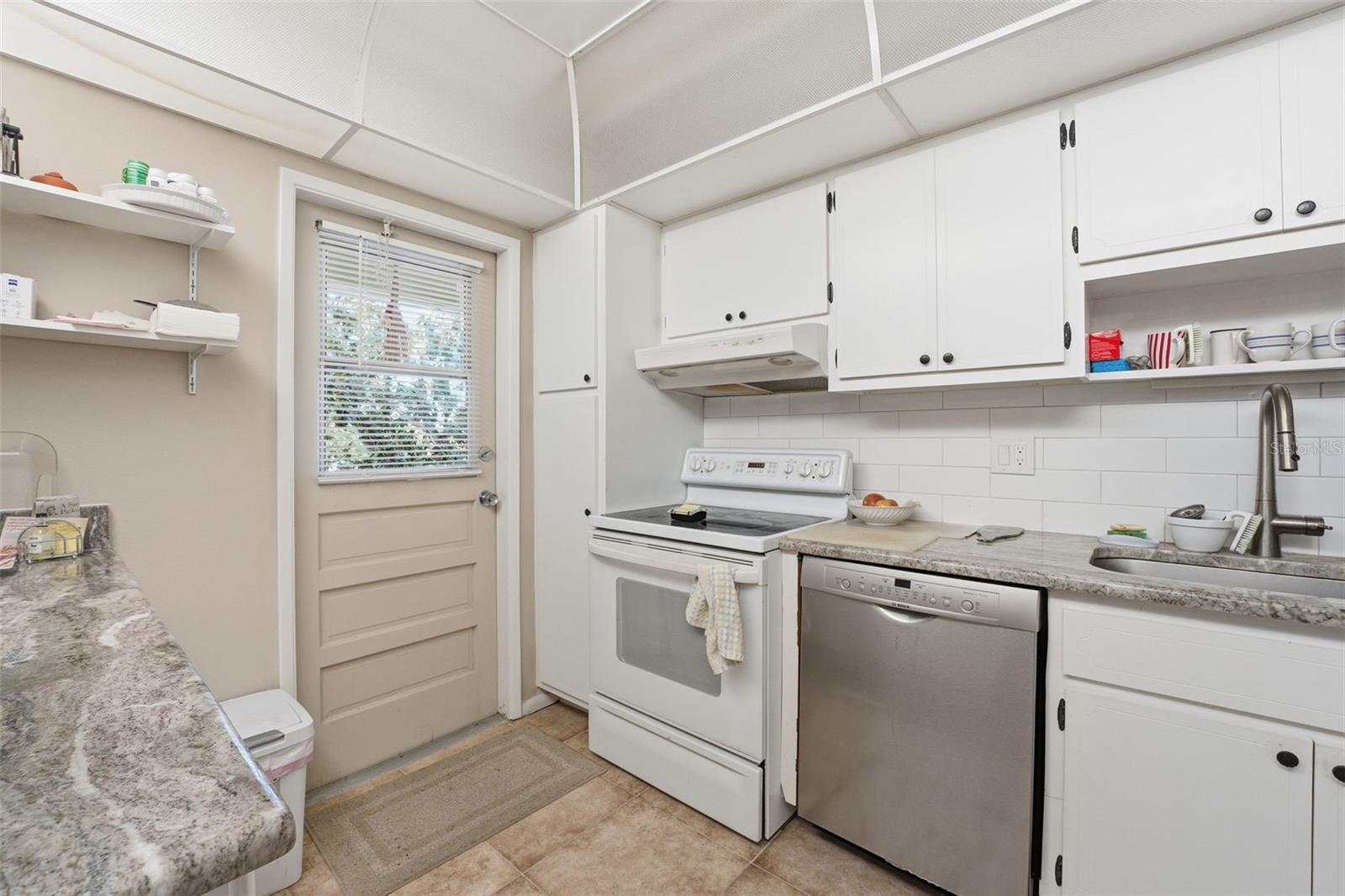 NO 1 PALM-AIRE DESOTO LAKES CC APT CONDO - Residential