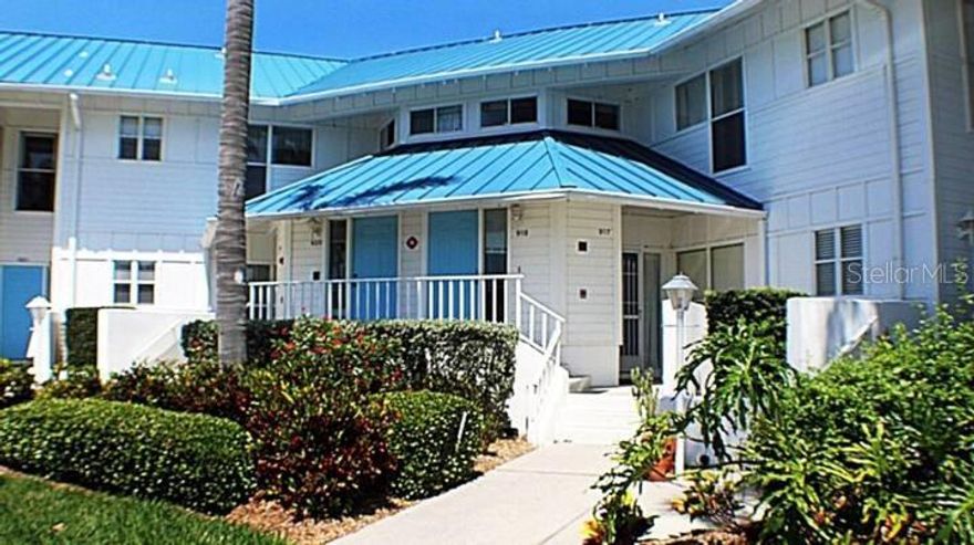 Beautiful 2 bedroom, 2 bathroom condo on the second level in PERICO BAY CLUB! What a great price to live in paradise! Perico Bay Club is great for those who want a laid back Florida lifestyle with amenities like a community pool and tennis courts. Within minutes you can be on Anna Maria Island soaking up the sun or in town checking out your favorite store. You get the best of both worlds with this clean, fresh two bedroom, 2 bathroom fully furnished condo. $2500/mo with a $1250 deposit annually or $4750/mo seasonally for at least 3 months or more. Call the listing office for more details. Thank you.