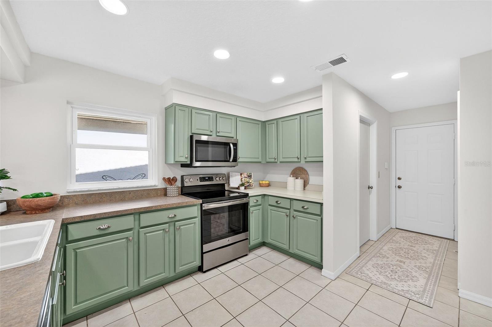 COUNTRY CLUB VILLAGE UNIT 3 - Residential