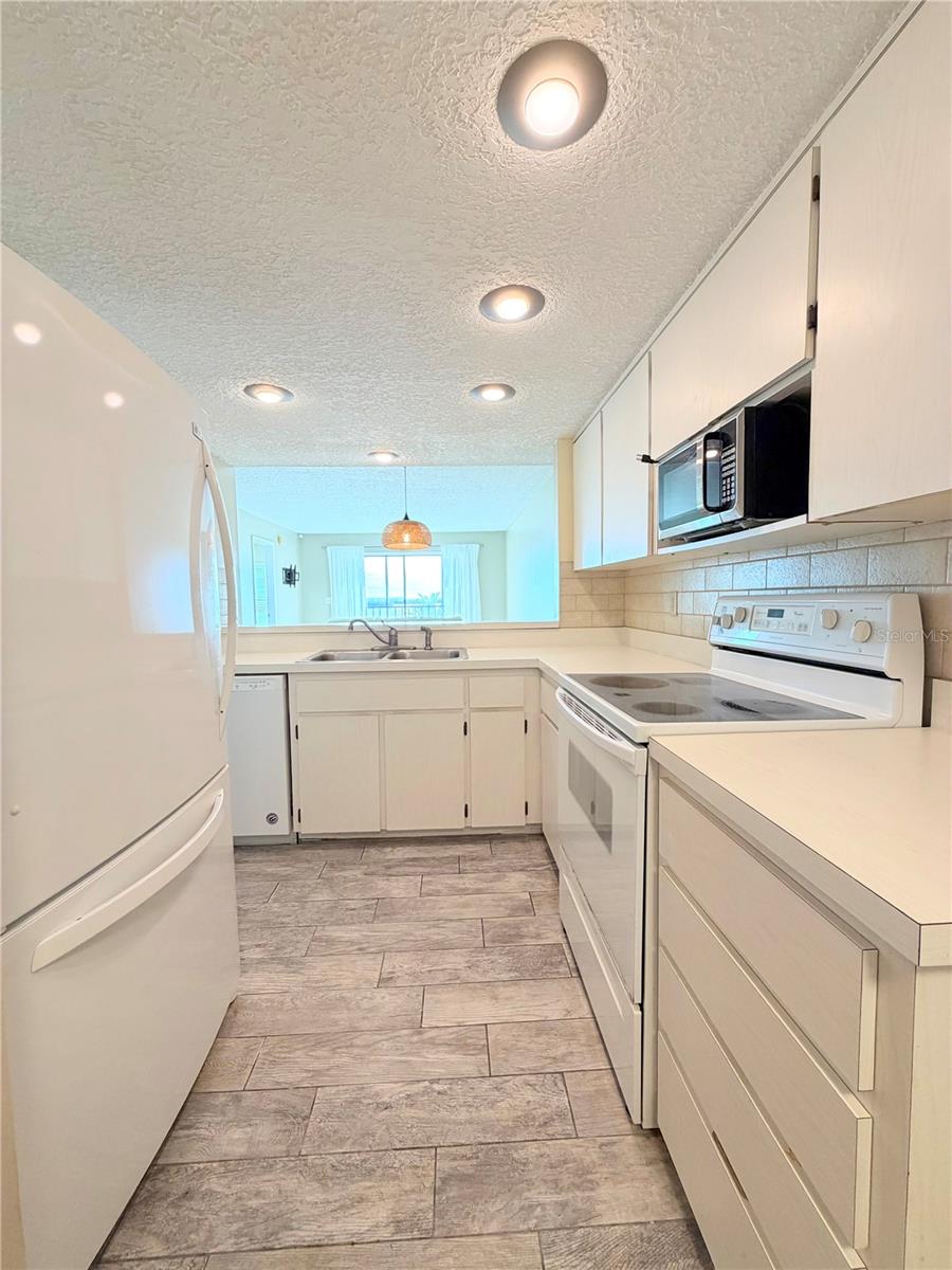 SAND PEBBLE POINTE CONDO 03 - Residential