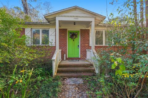 Photo of 1423 NW 11th Road, Gainesville, FL 32605 (MLS # GC536992)