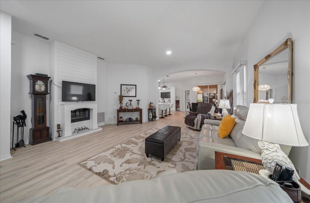 PLANTATION AT LEESBURG GLENDALE VILLAGE - Residential