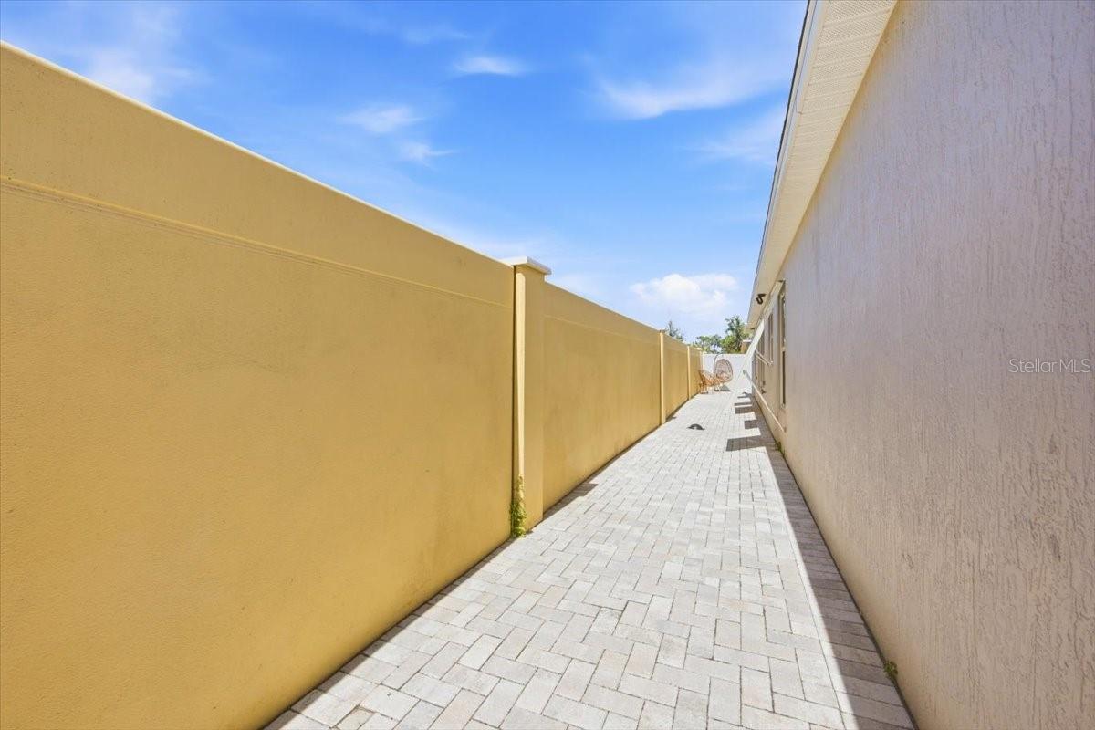 VILLAGES/SOUTHERN OAKS UN #116 - Residential