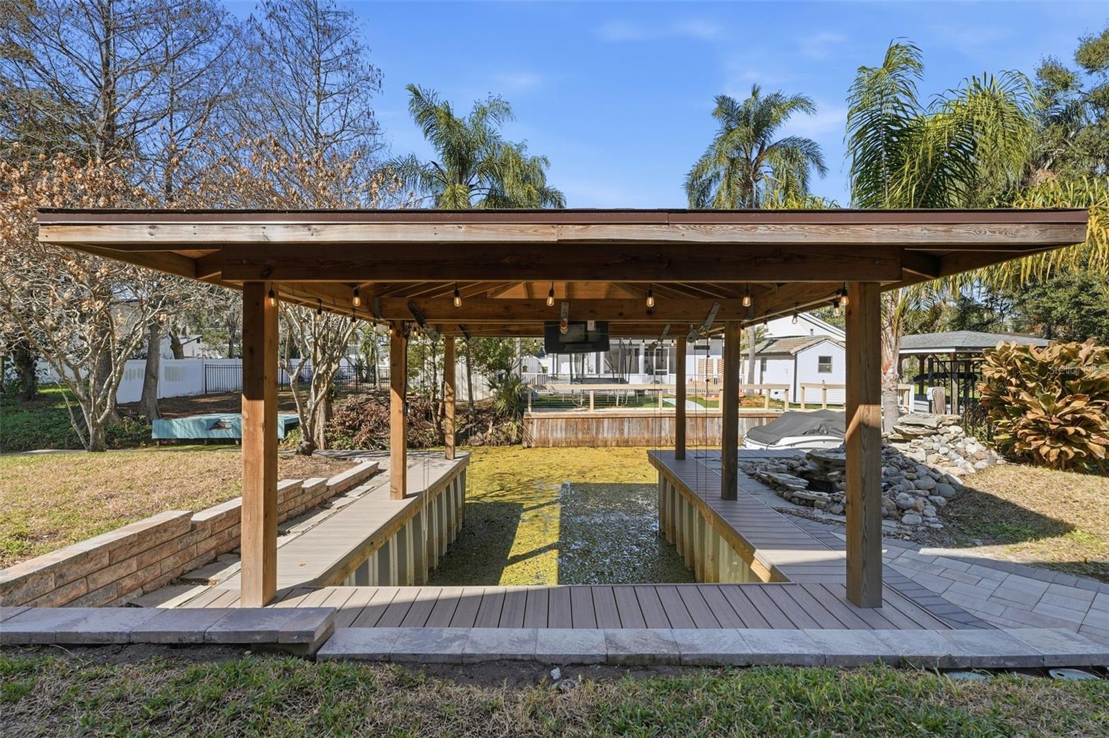 VENETIAN GARDENS - Residential