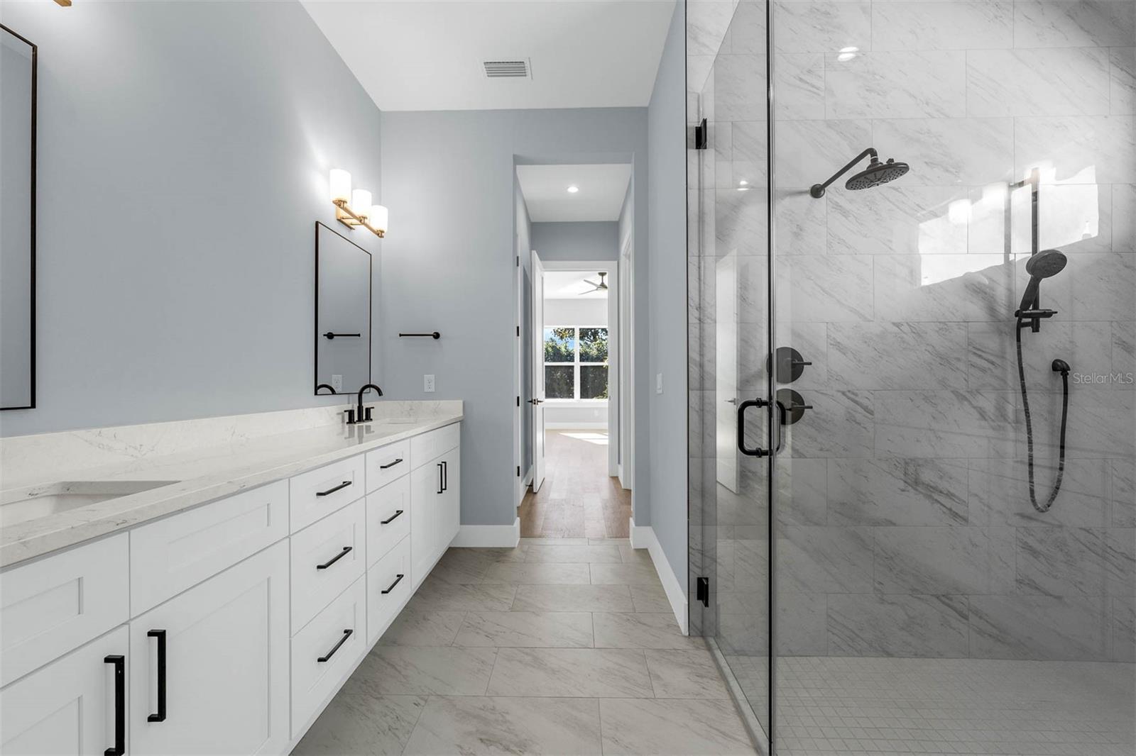 LAWNDALE - Residential