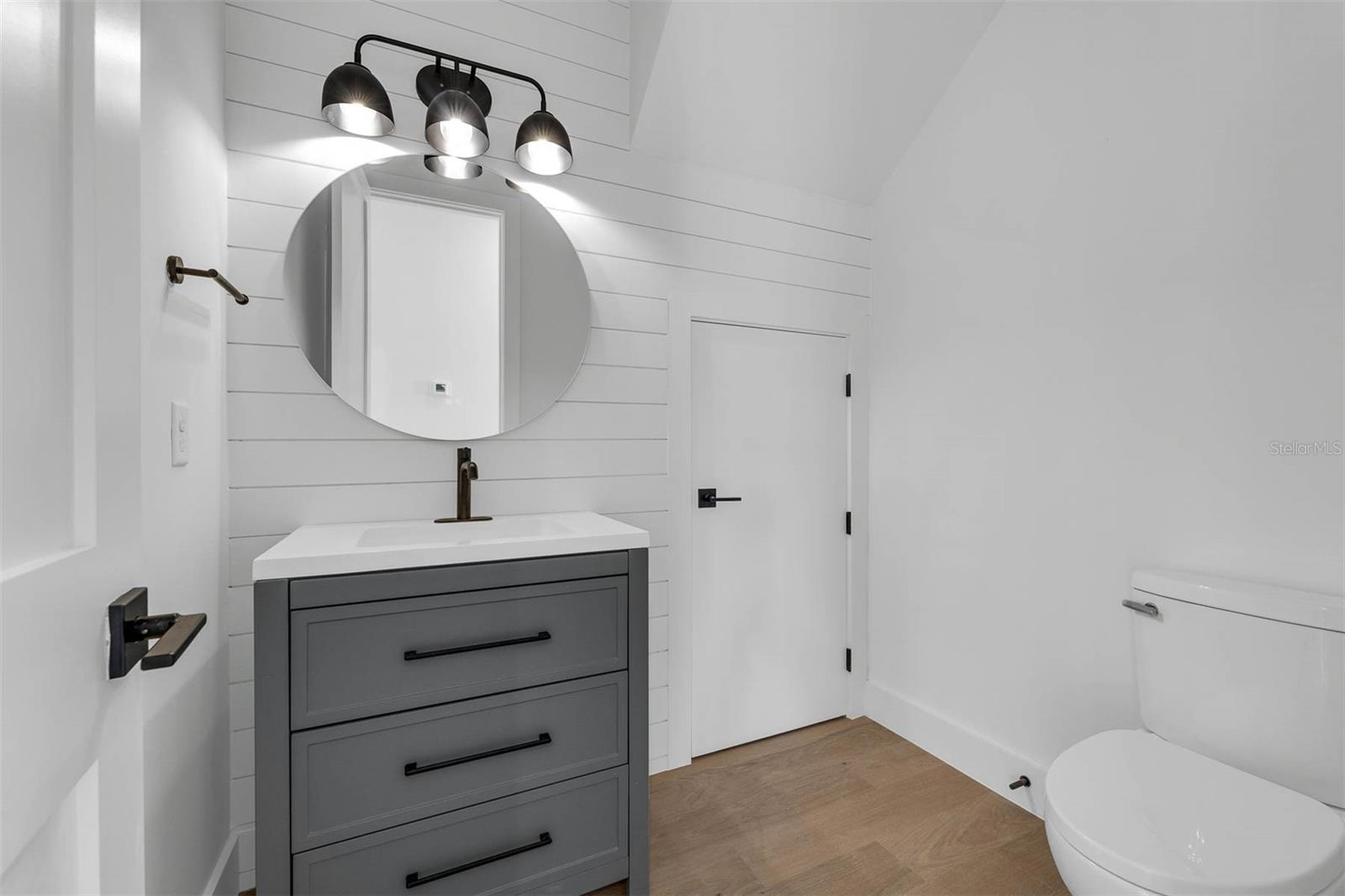 LAWNDALE - Residential