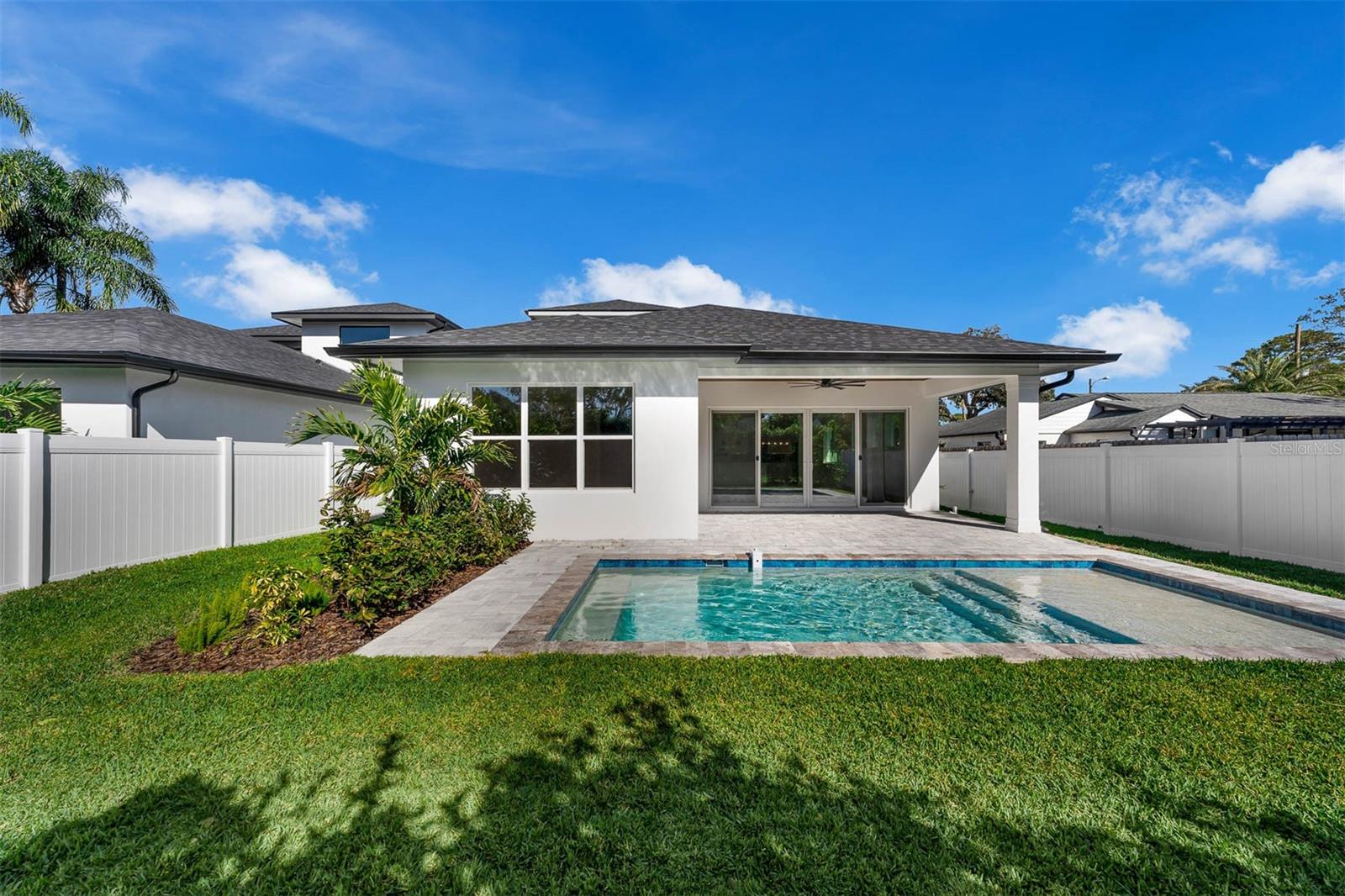 LAWNDALE - Residential