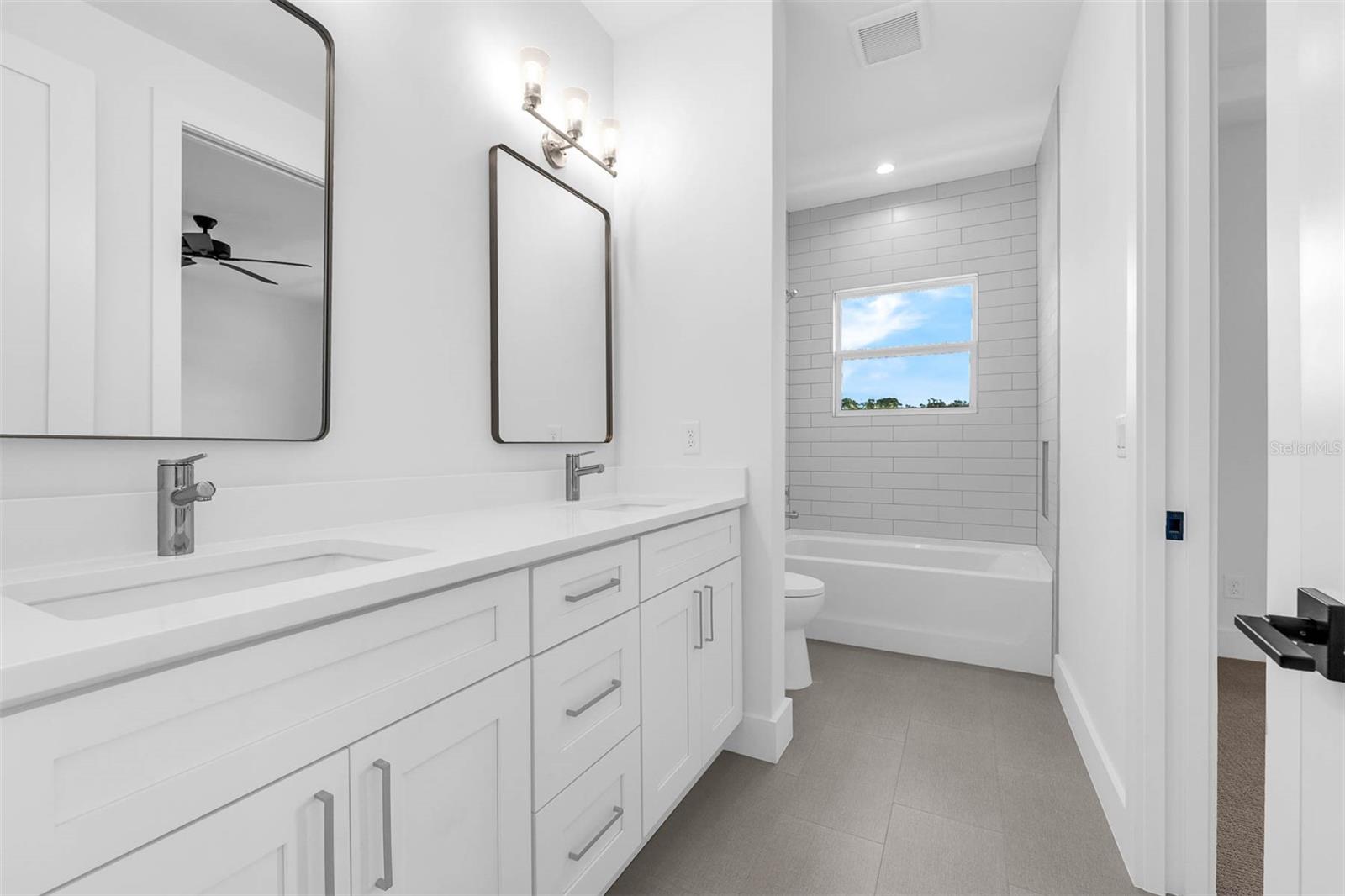 LAWNDALE - Residential