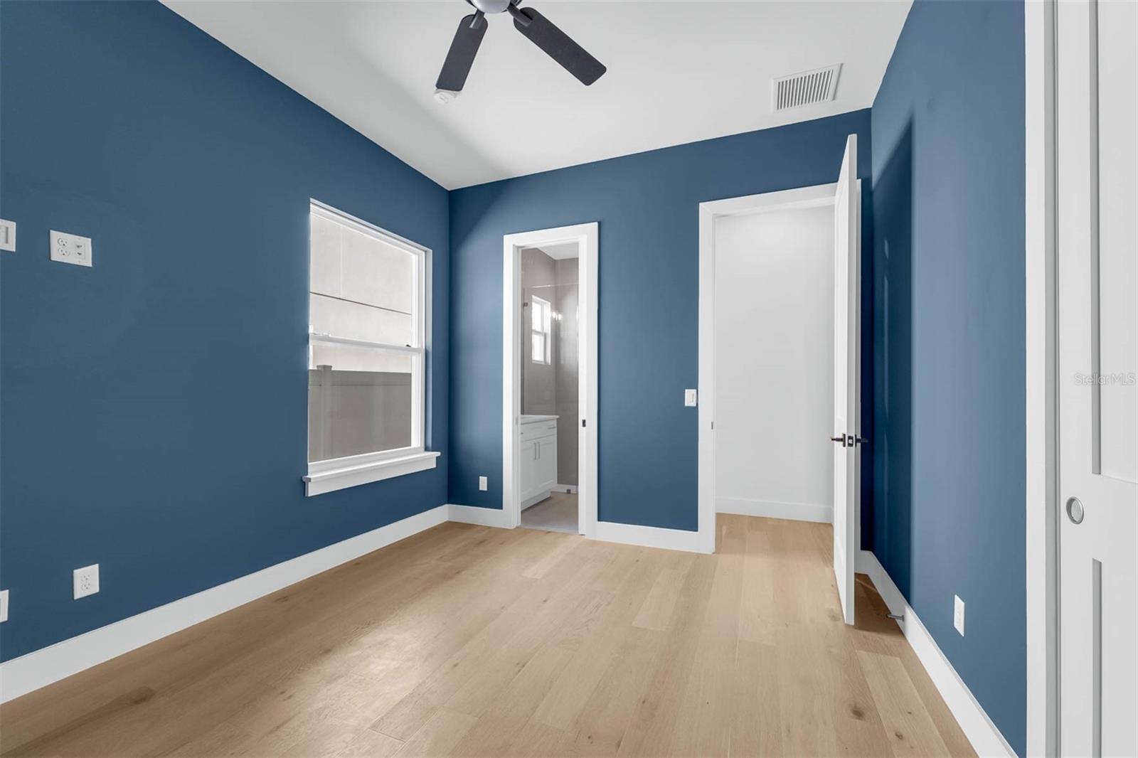 LAWNDALE - Residential