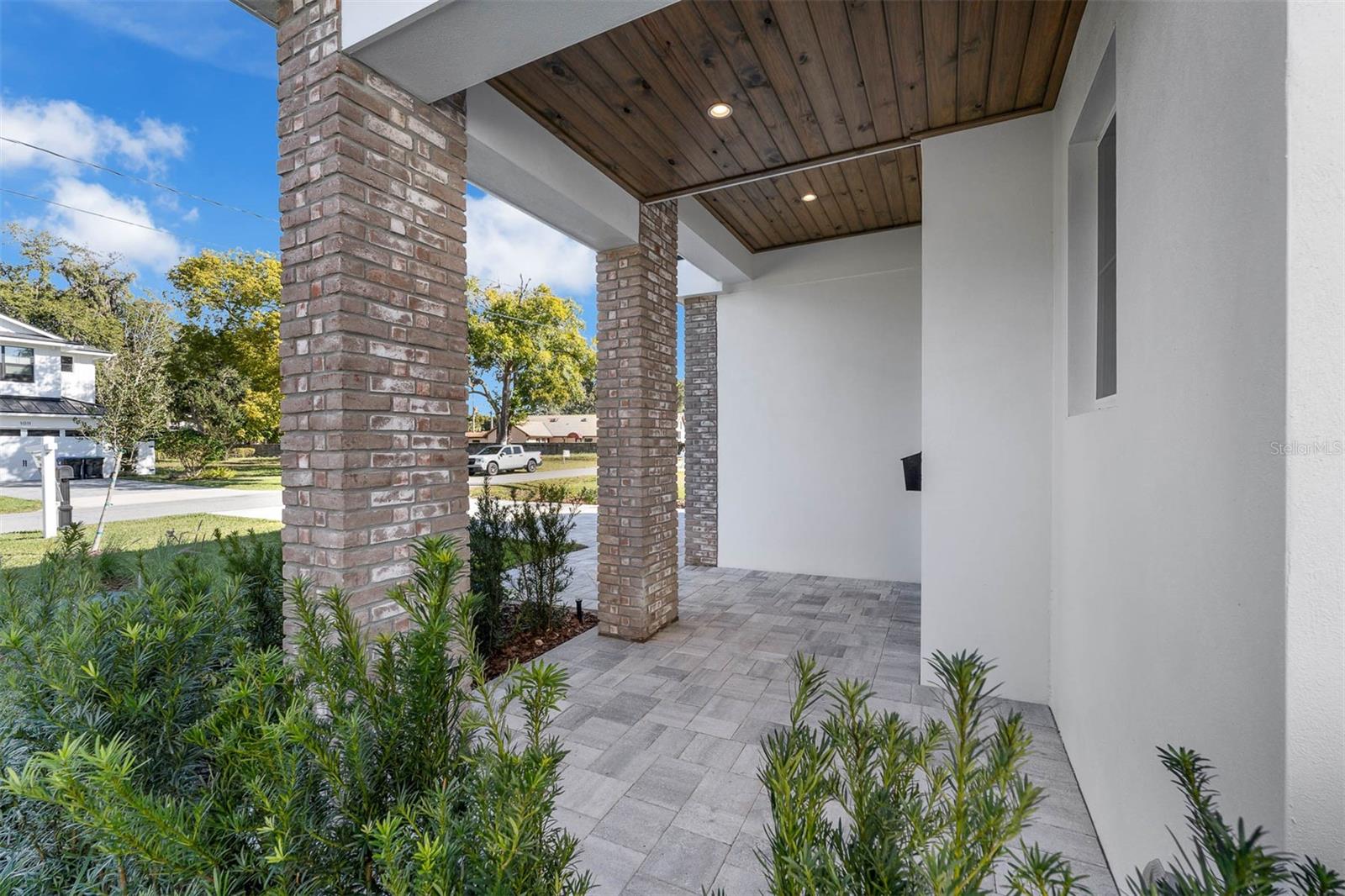 LAWNDALE - Residential