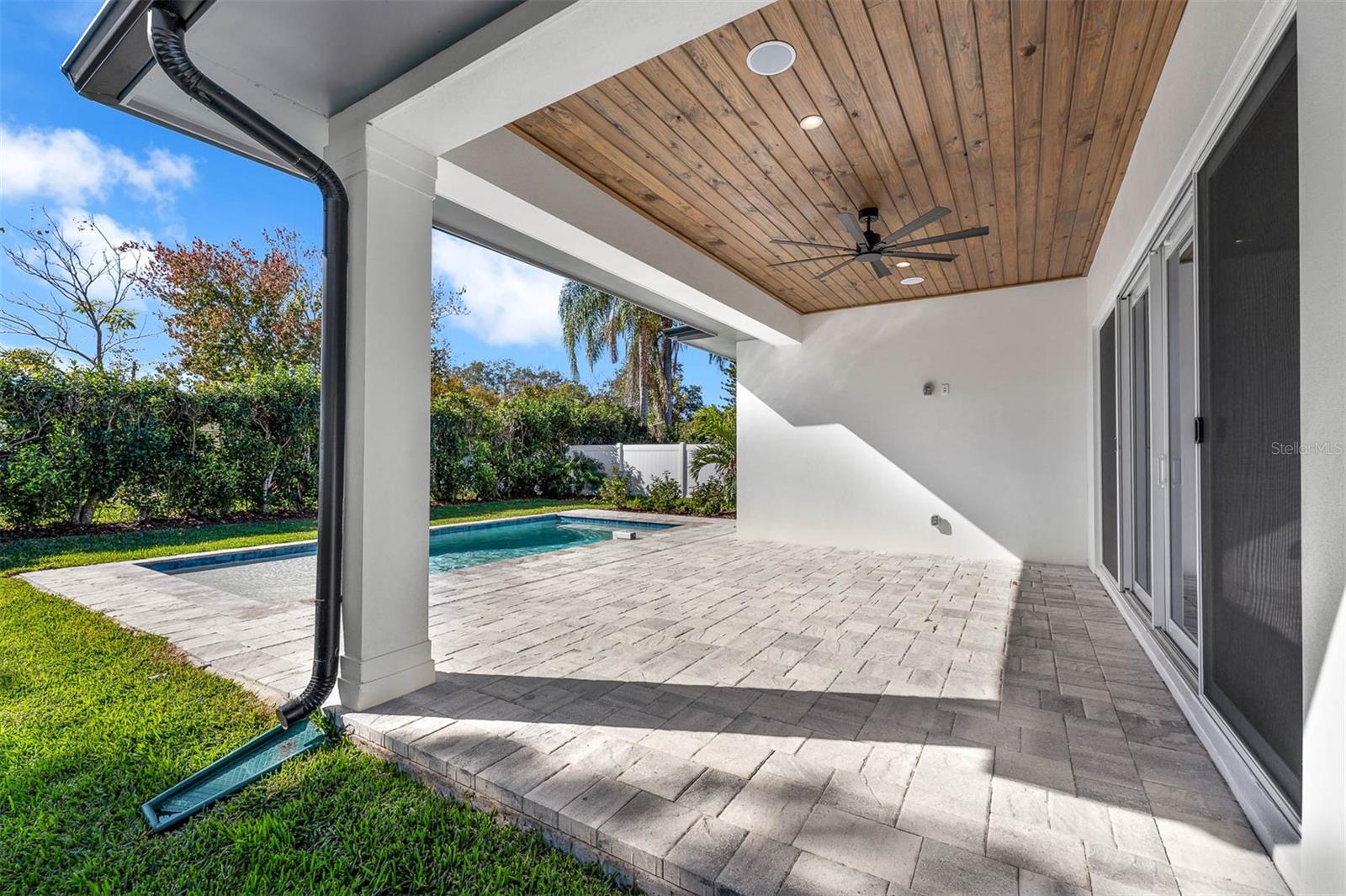 LAWNDALE - Residential