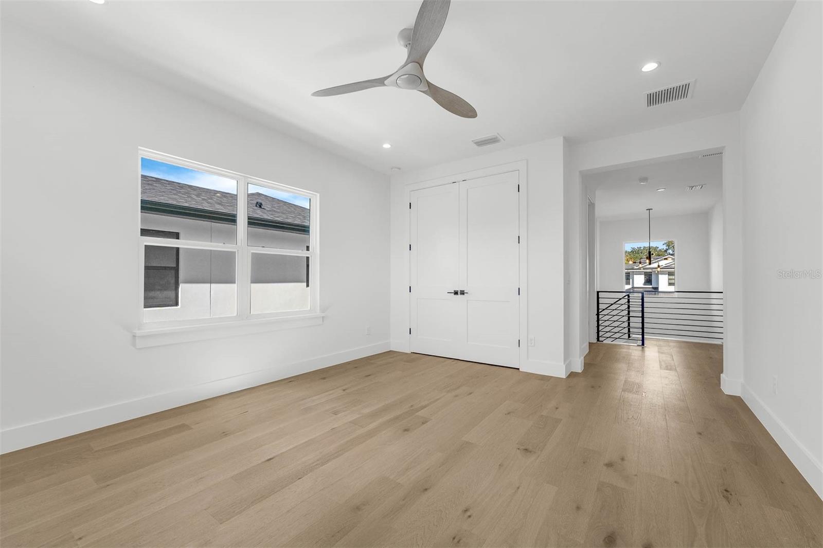 LAWNDALE - Residential