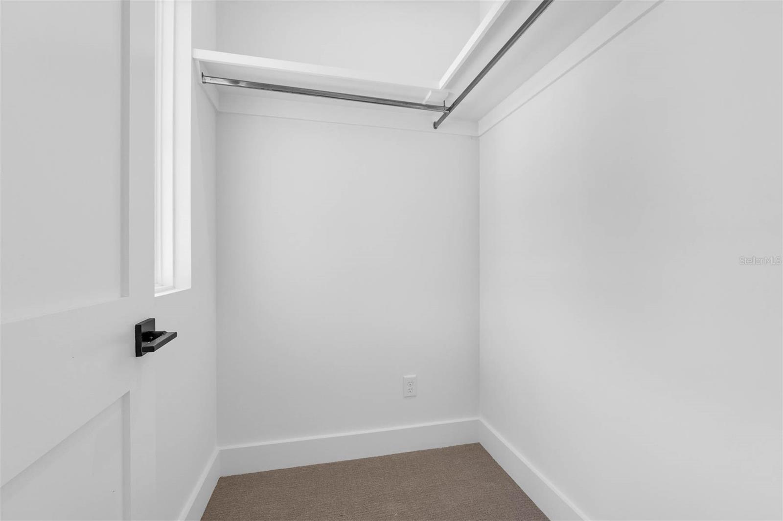 LAWNDALE - Residential