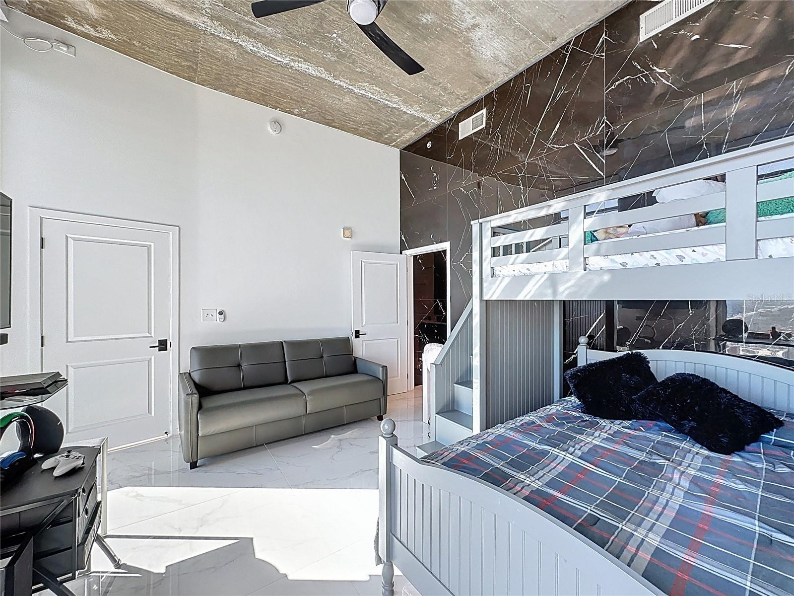 SOLAIRE/PLZA CONDO - Residential