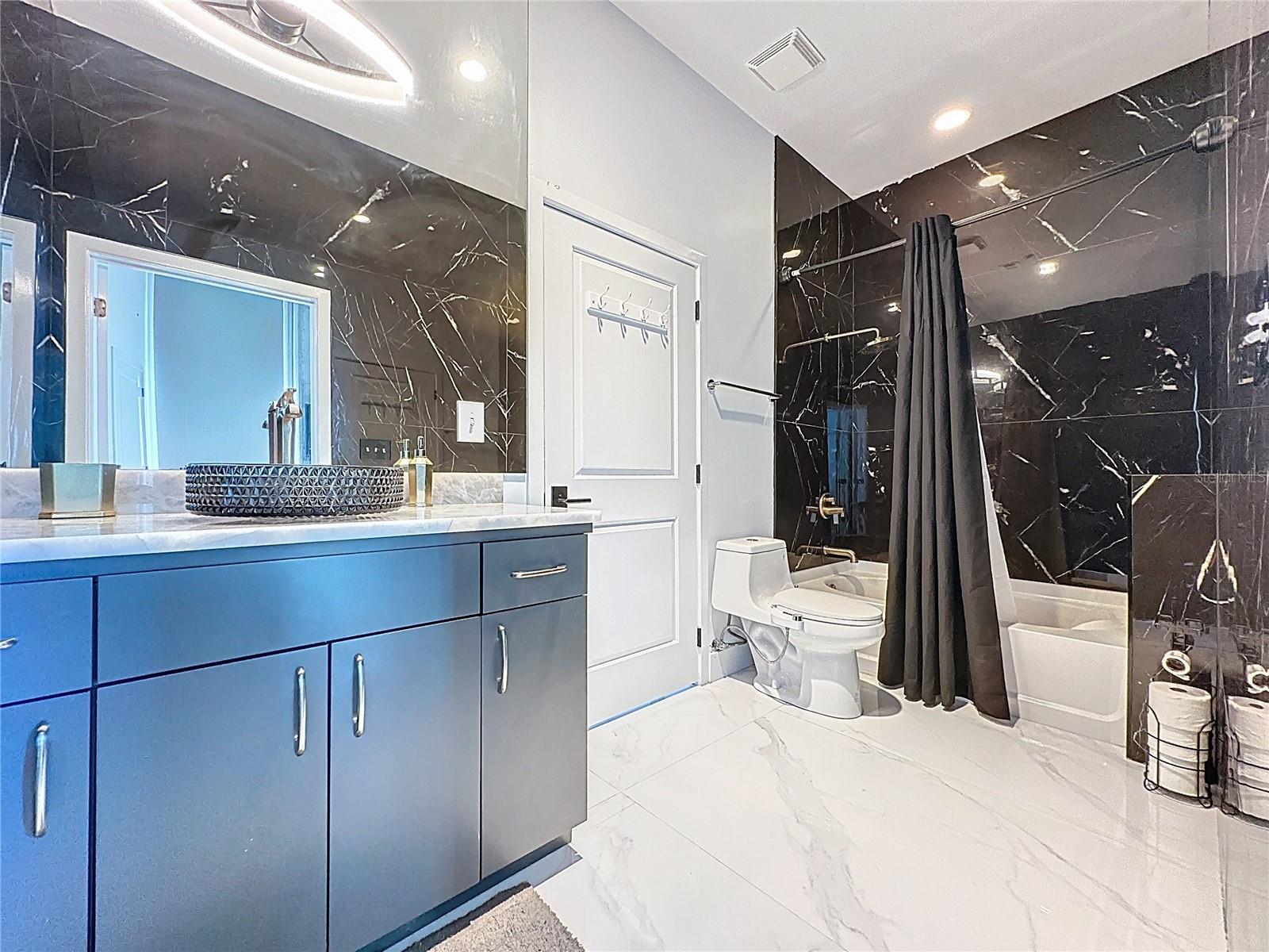 SOLAIRE/PLZA CONDO - Residential