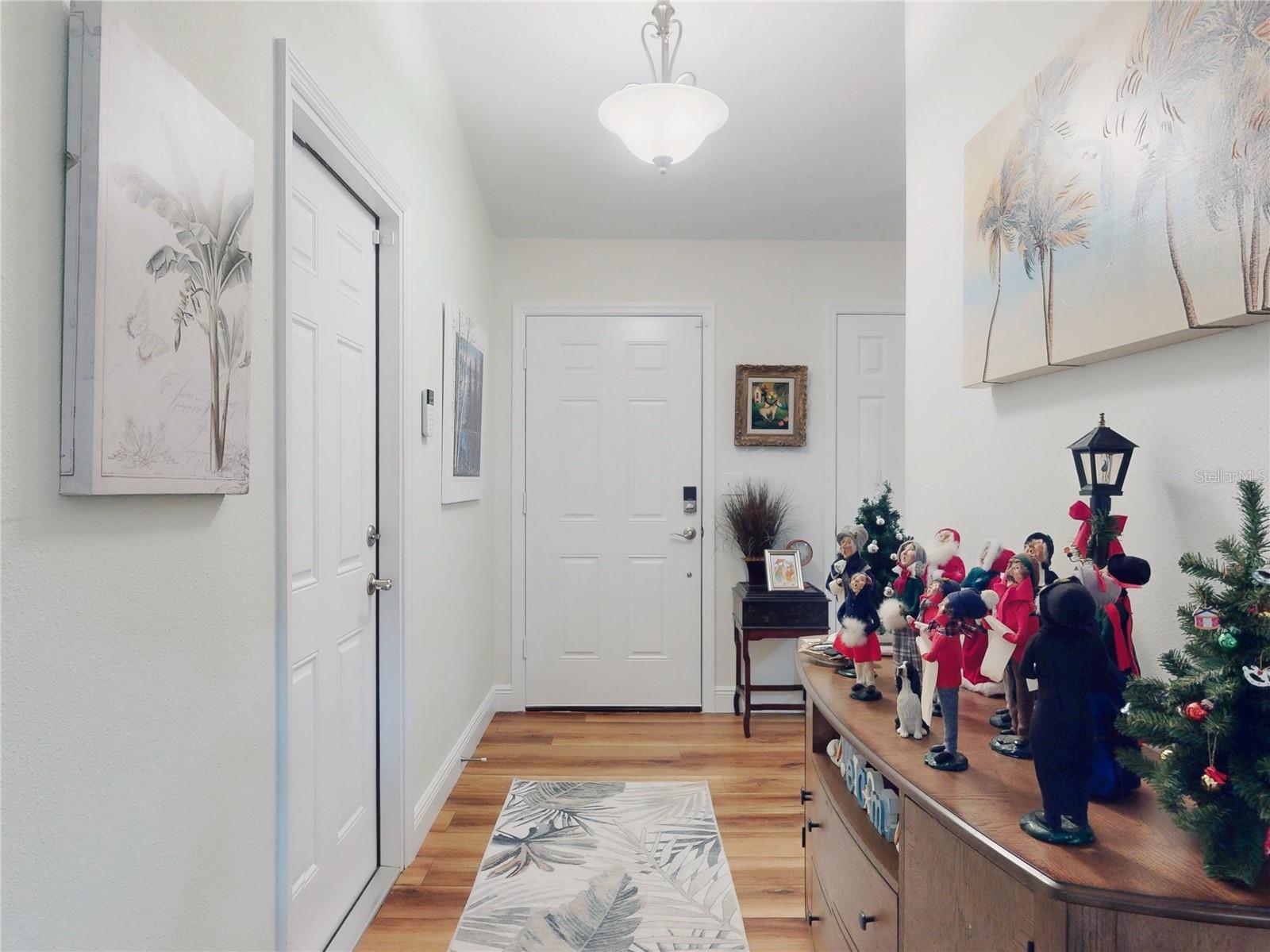 737 PINE SHORES CIRCLE