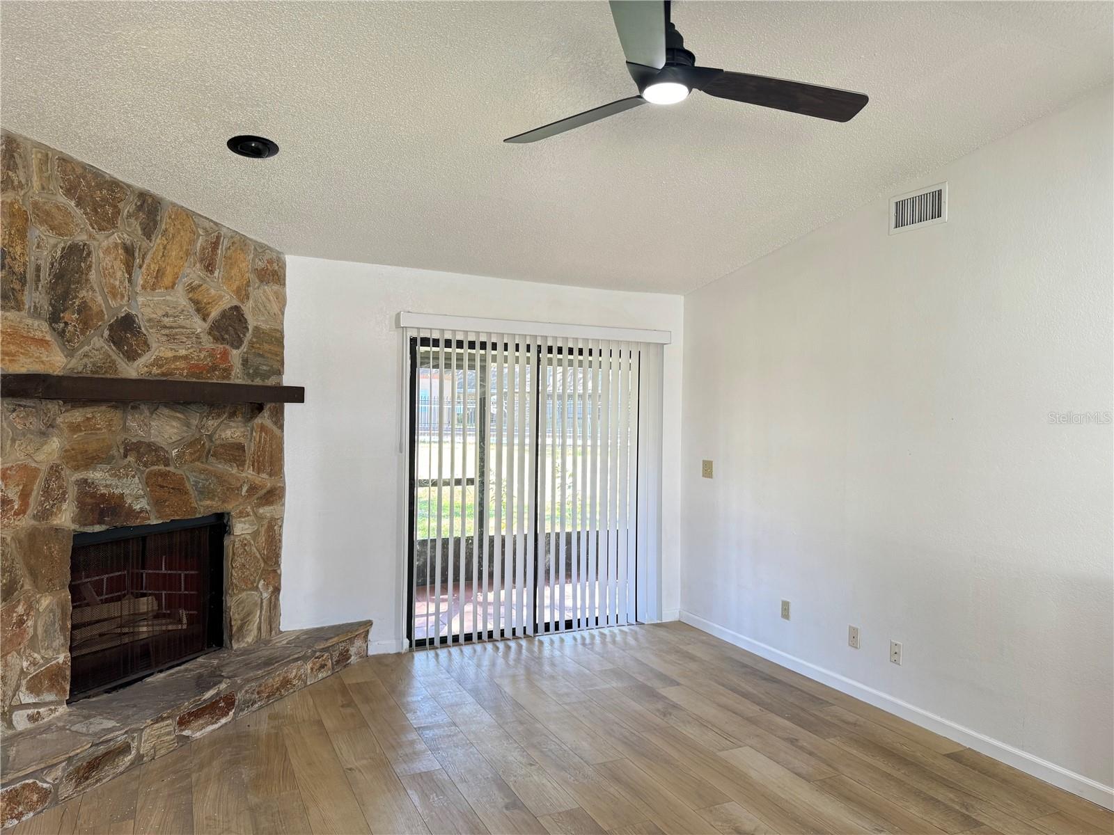 1825 FOXHALL CIRCLE 1825
