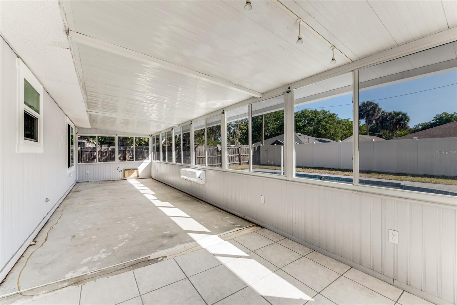 Florida Shores 01 - Residential