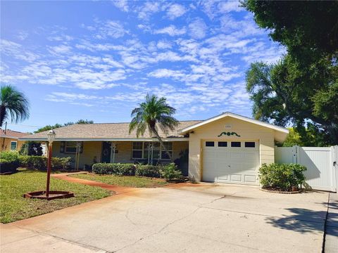 Photo of 6086 28th Avenue N, St Petersburg, FL 33710 (MLS # TB8521902)