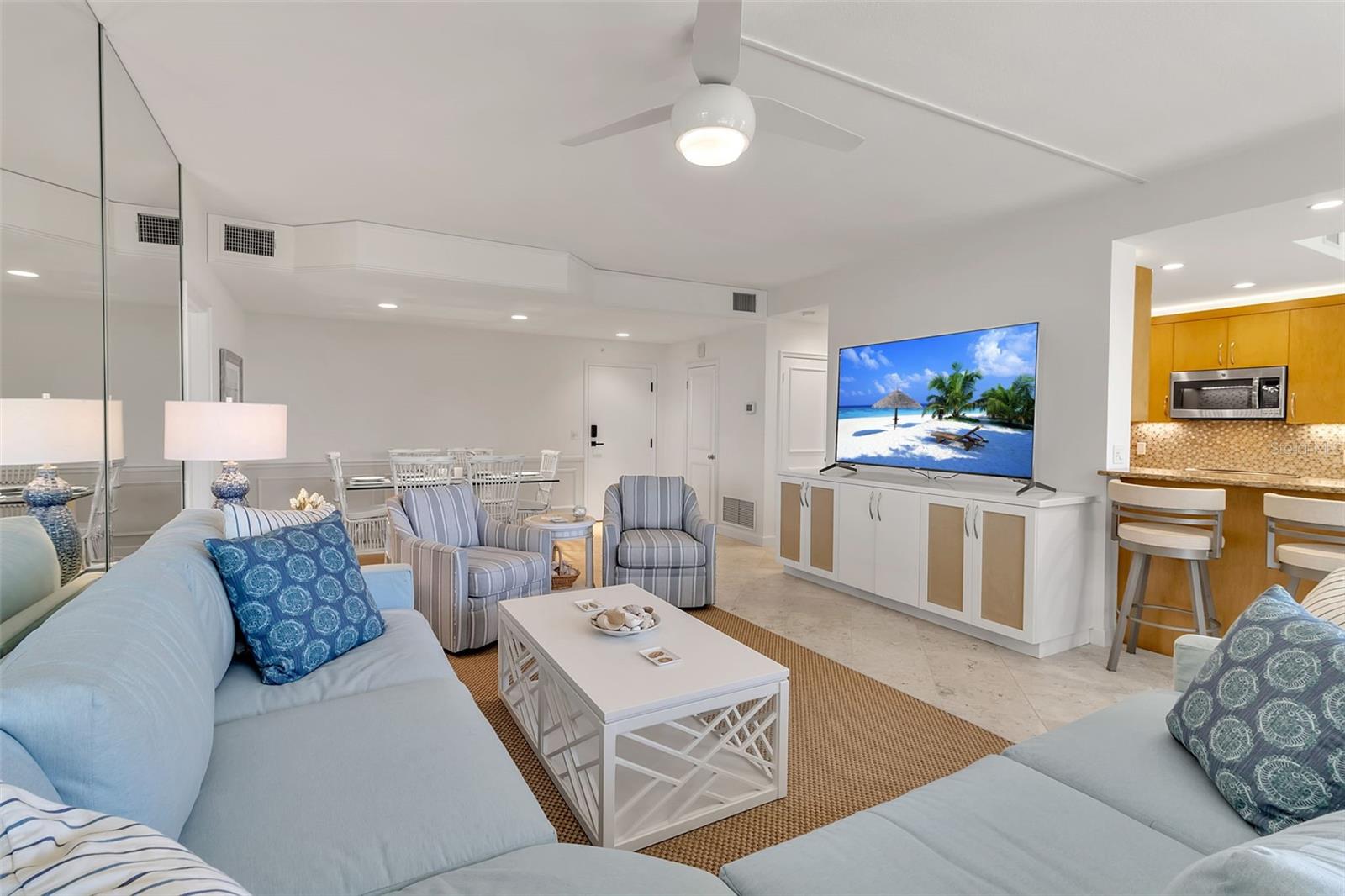 AQUARIUS CLUB - Residential